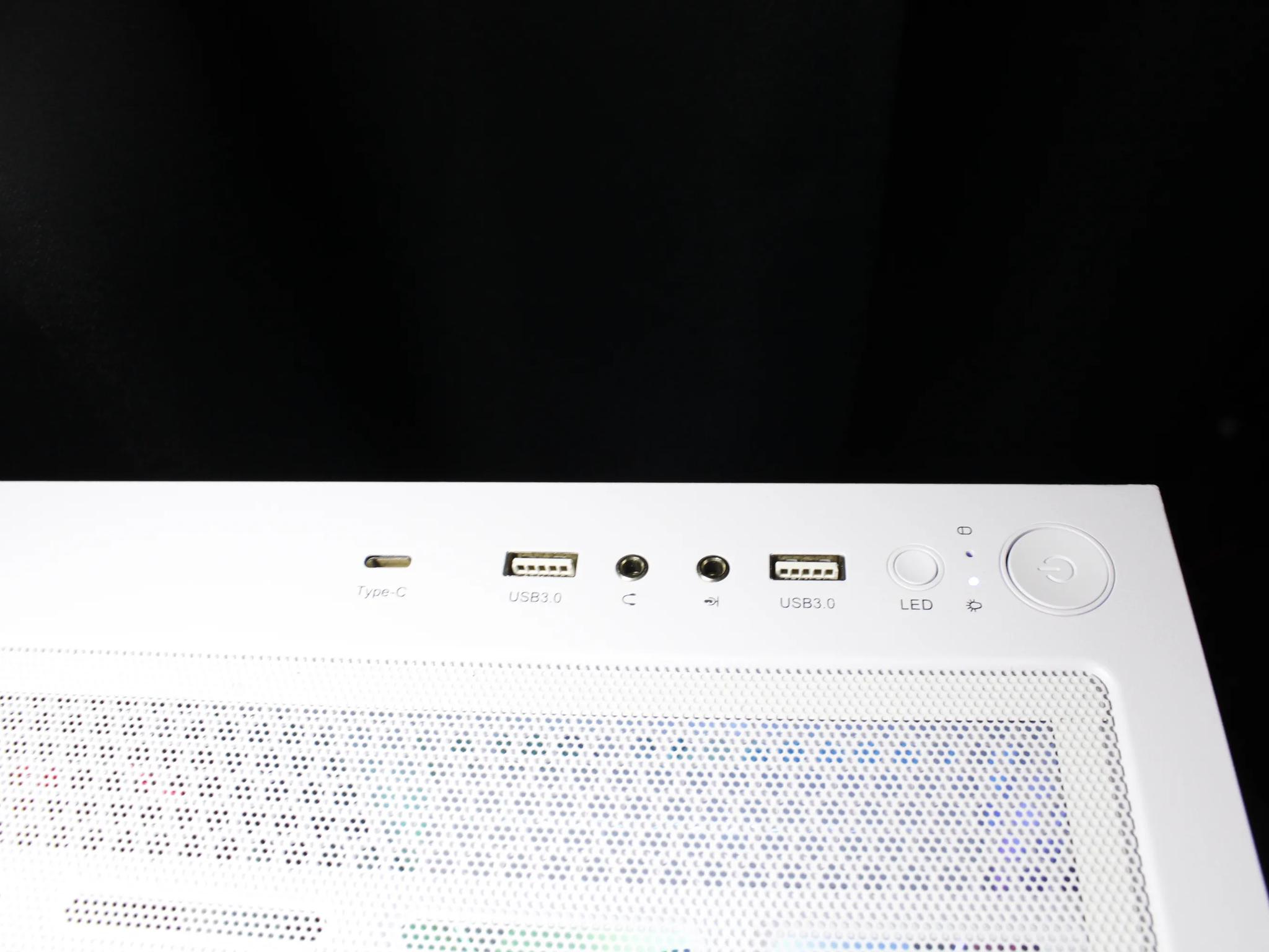 White Gaming PC [GTX 1660 Super][i7 7700K]
