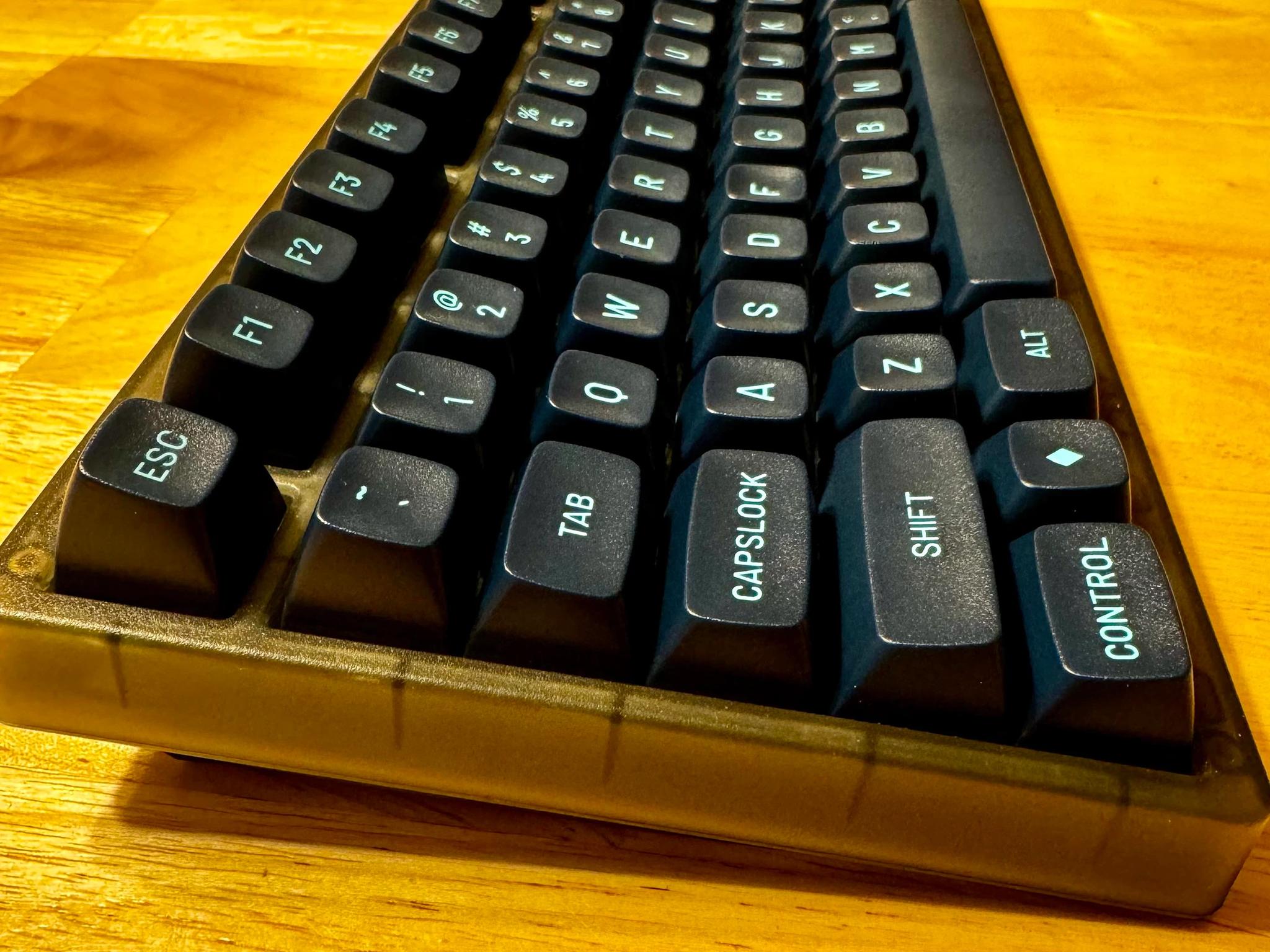 Like New - KBDFans TIGER 80 LITE Tenkeyless Custom Mechanical Keyboard w/ Drop Dusk MT3 Keycaps