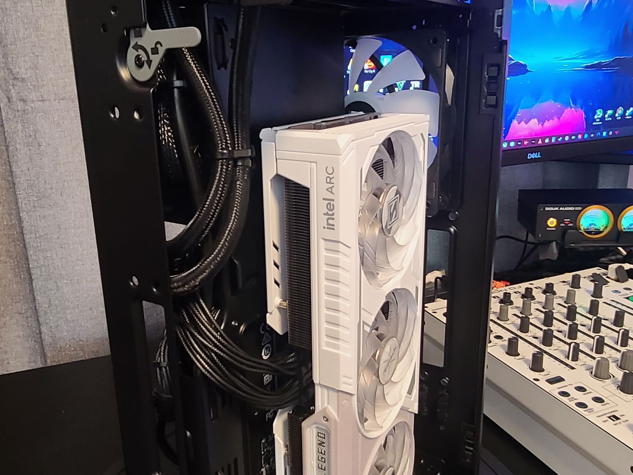 MSI B550i-AMD Ryzen 5700X3D-AsRock Steel Legend ARC B580 12GB GPU-32GB DDR4-Samsung 2TB NVME-2TB SSD