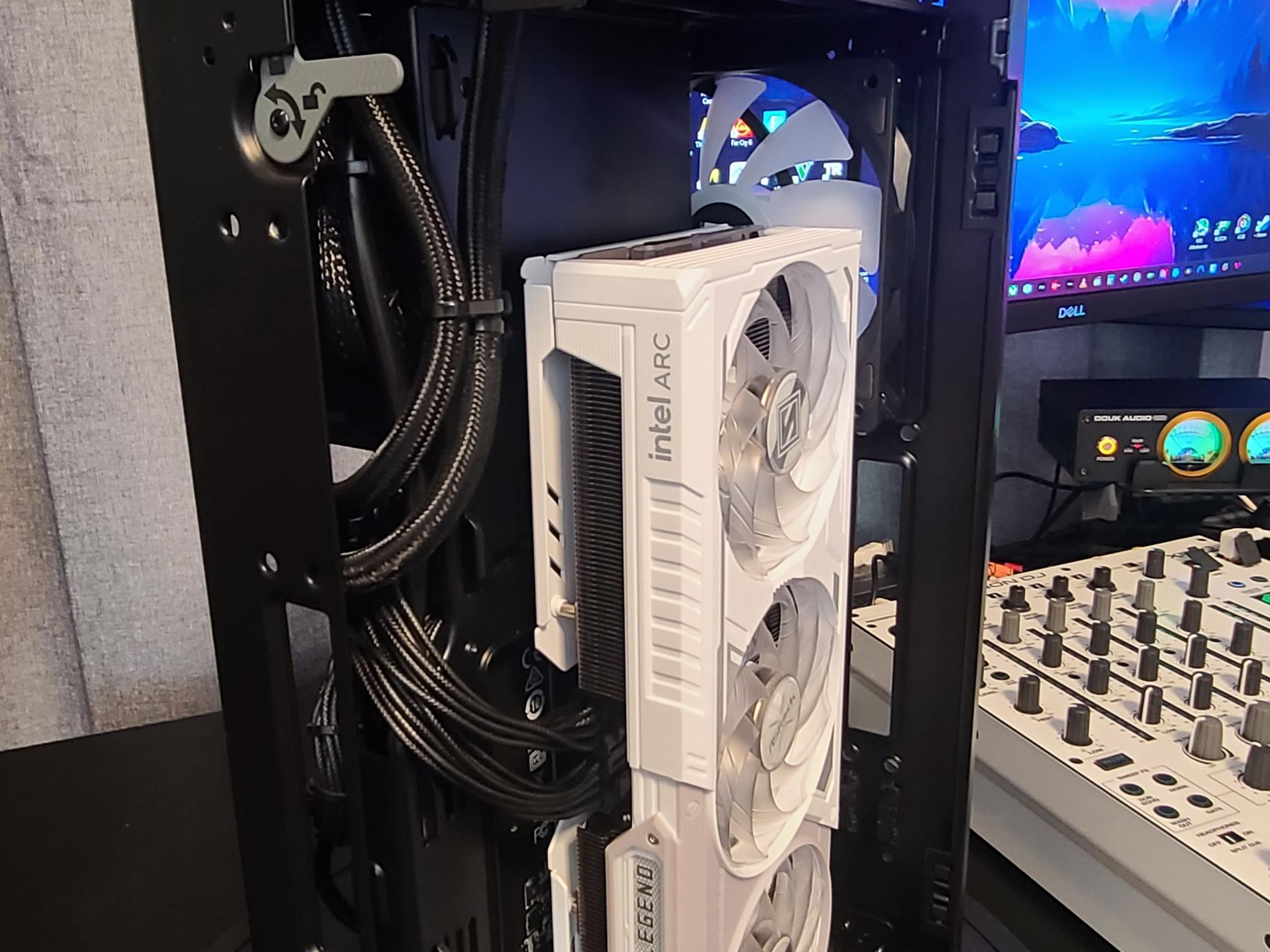 AMD Ryzen 5700X3D-AsRock Steel Legend ARC B580 12GB GPU-MSI B550i