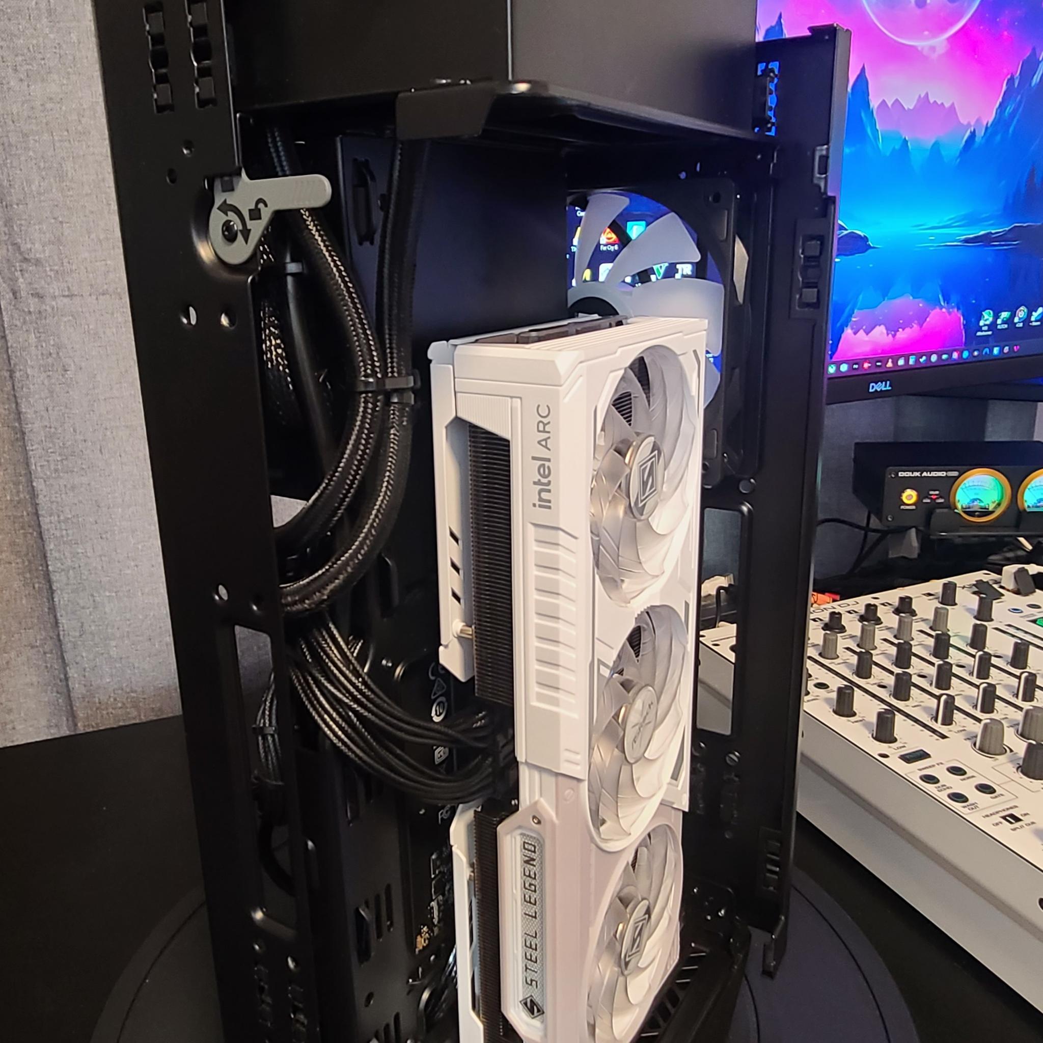 AMD Ryzen 5700X3D-AsRock Steel Legend ARC B580 12GB GPU-MSI B550i
