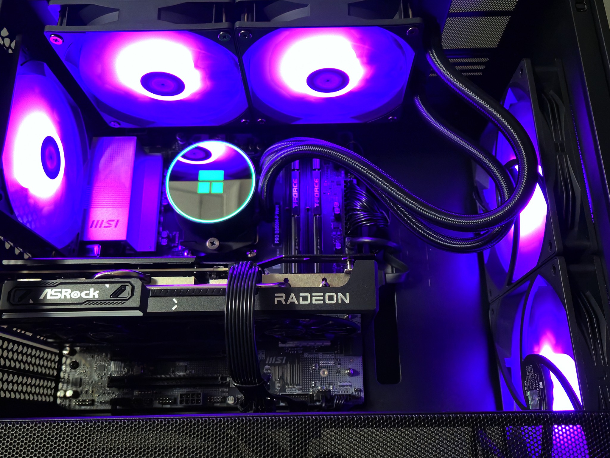 Ryzen 5 9600X - RX 9060 XT 16GB - 32GB DDR5 6000 - 1TB Gen4 NVMe - WiFi 7
