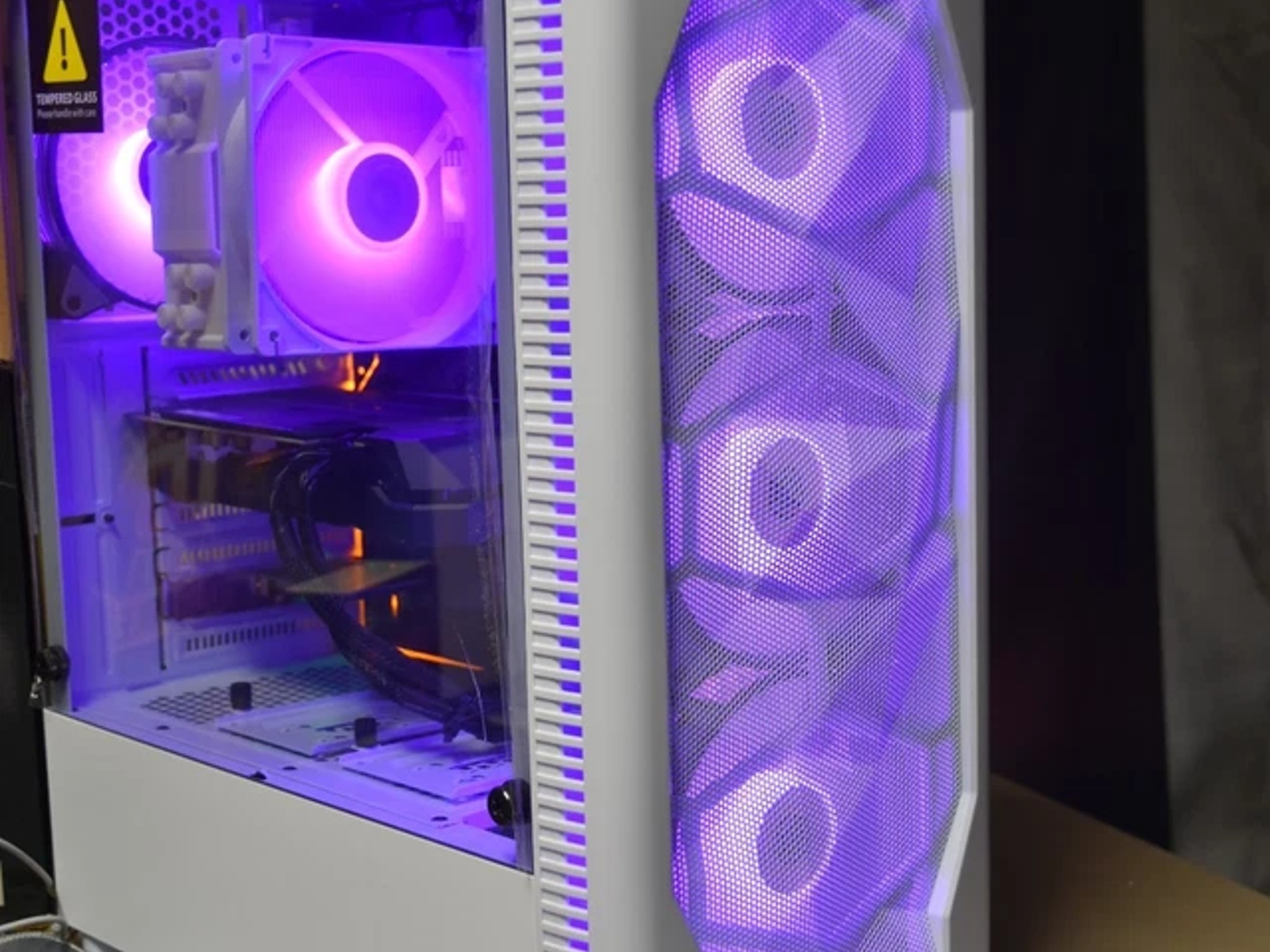 Gaming pc Intel I 7 8700 K RAM 16GB RTX 2060 6GB 1TB NVME PSU700 Watt Plus EXTRA