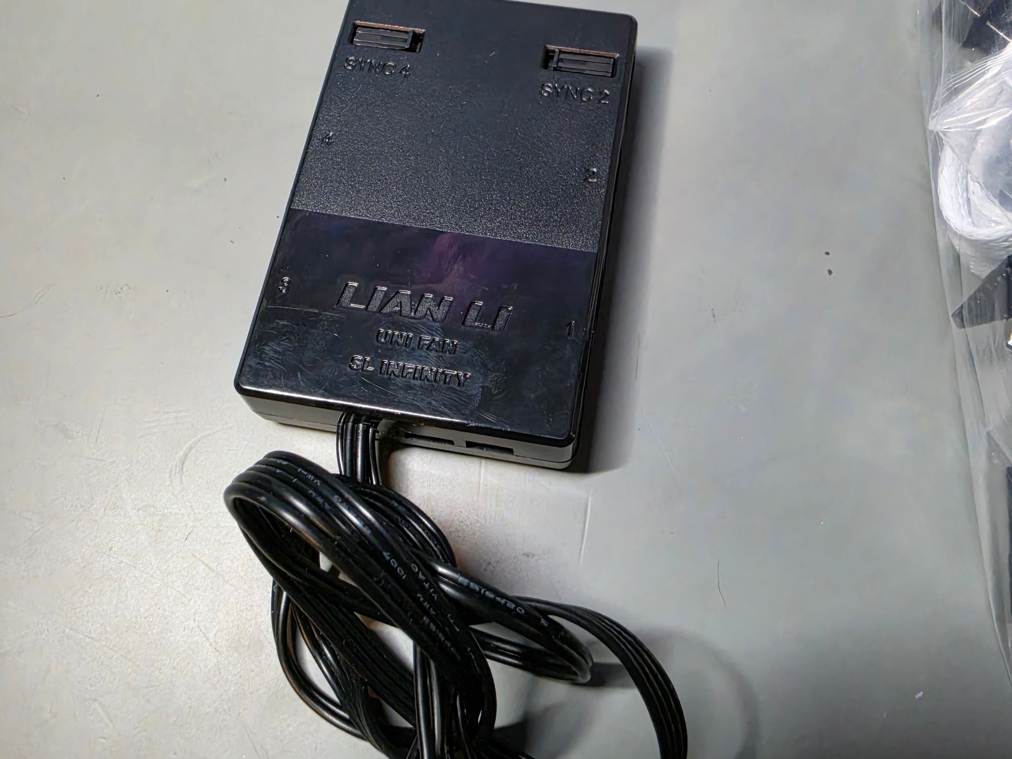 3x Lian Li SL-Infinity Case Fans + Controller
