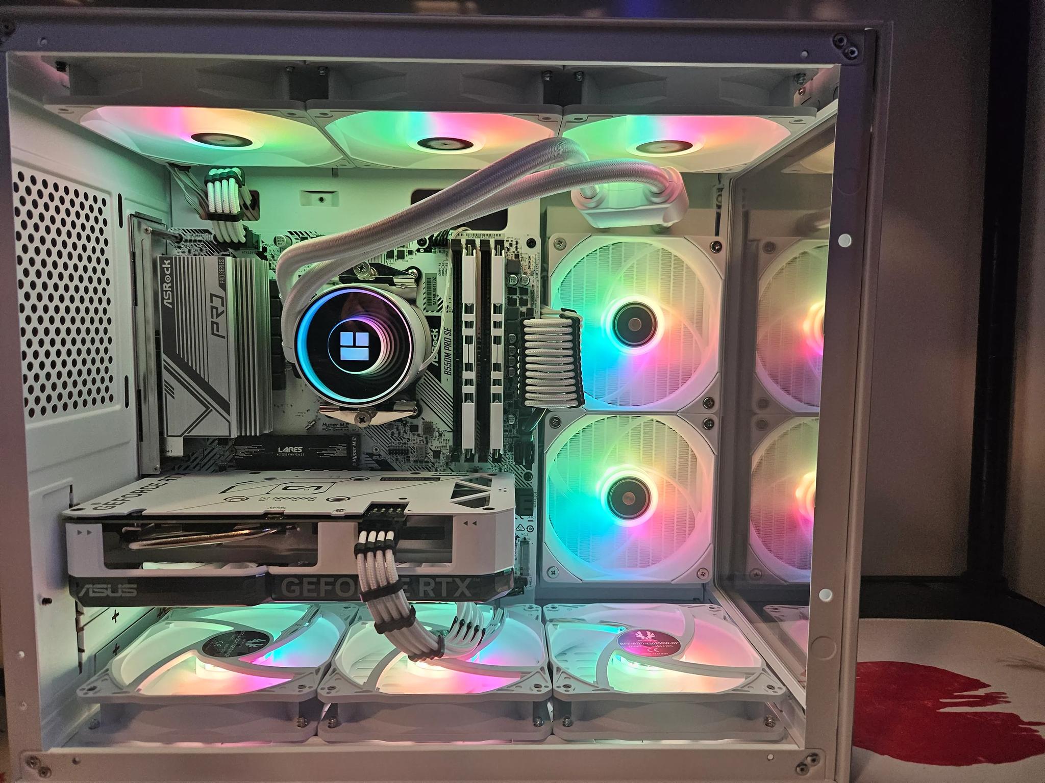 CYBER MONDAY SPECIAL Arctic Beast Ryzen 7 5700X / 32GB / 2TB SSD / RTX 4060