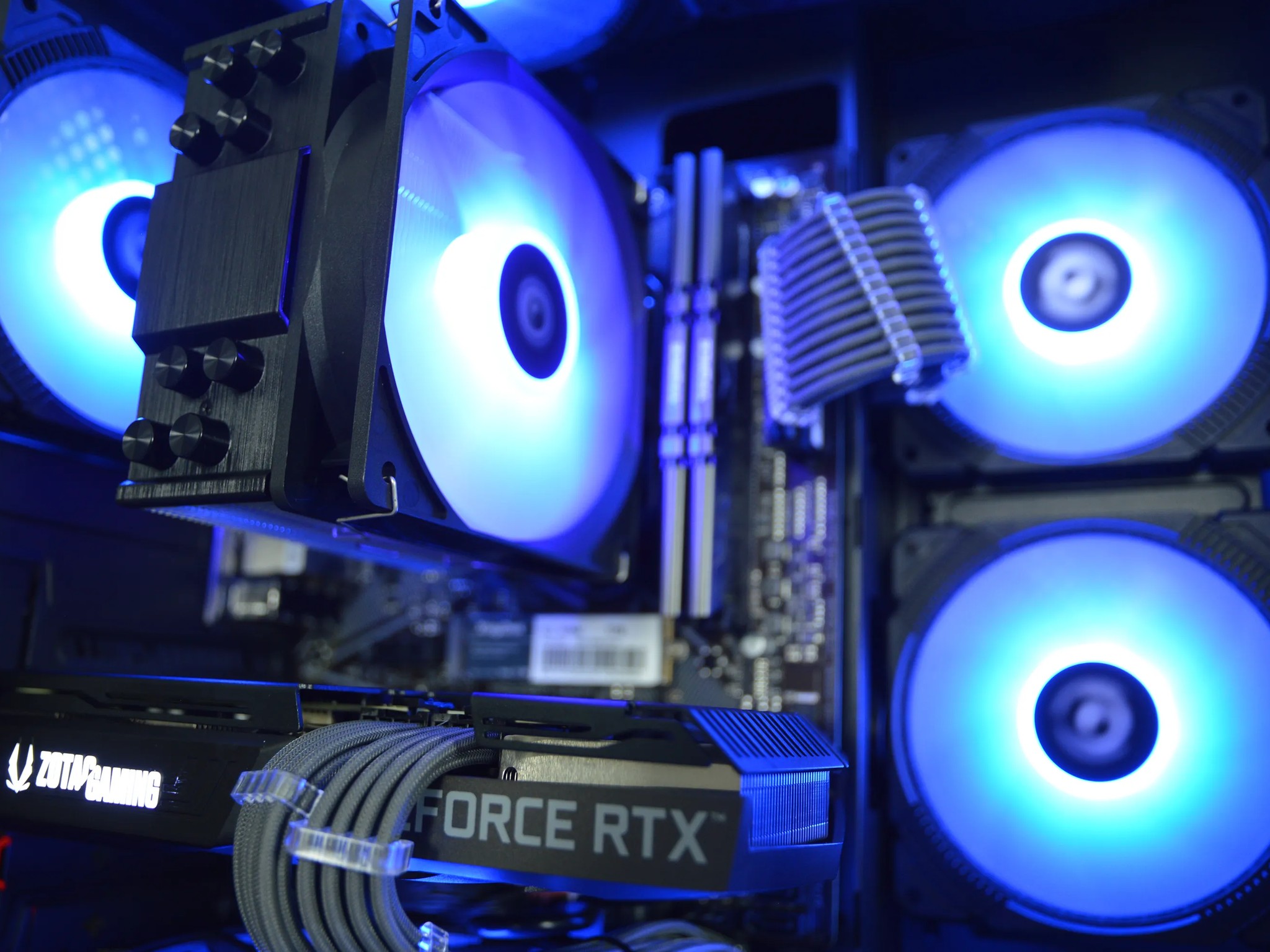 🧊🧊| RTX 3070 8GB| RYZEN 7 3700X | 32 GB DDR4 RAM | 1TB NVME SSD | Ice Box |