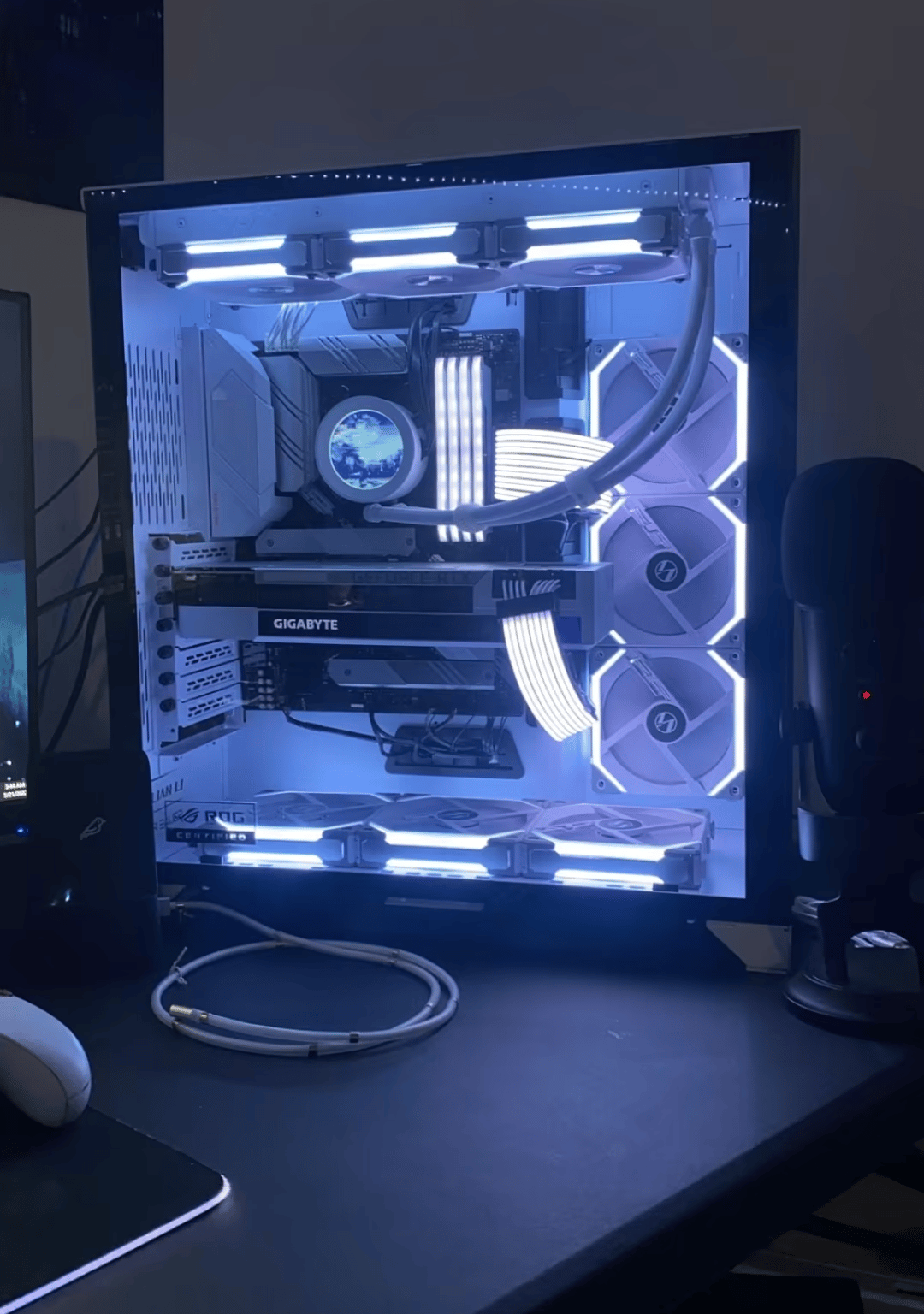 Clouds of Elysium 신들 Ryzen 9 5900x/3080ti gaming pc