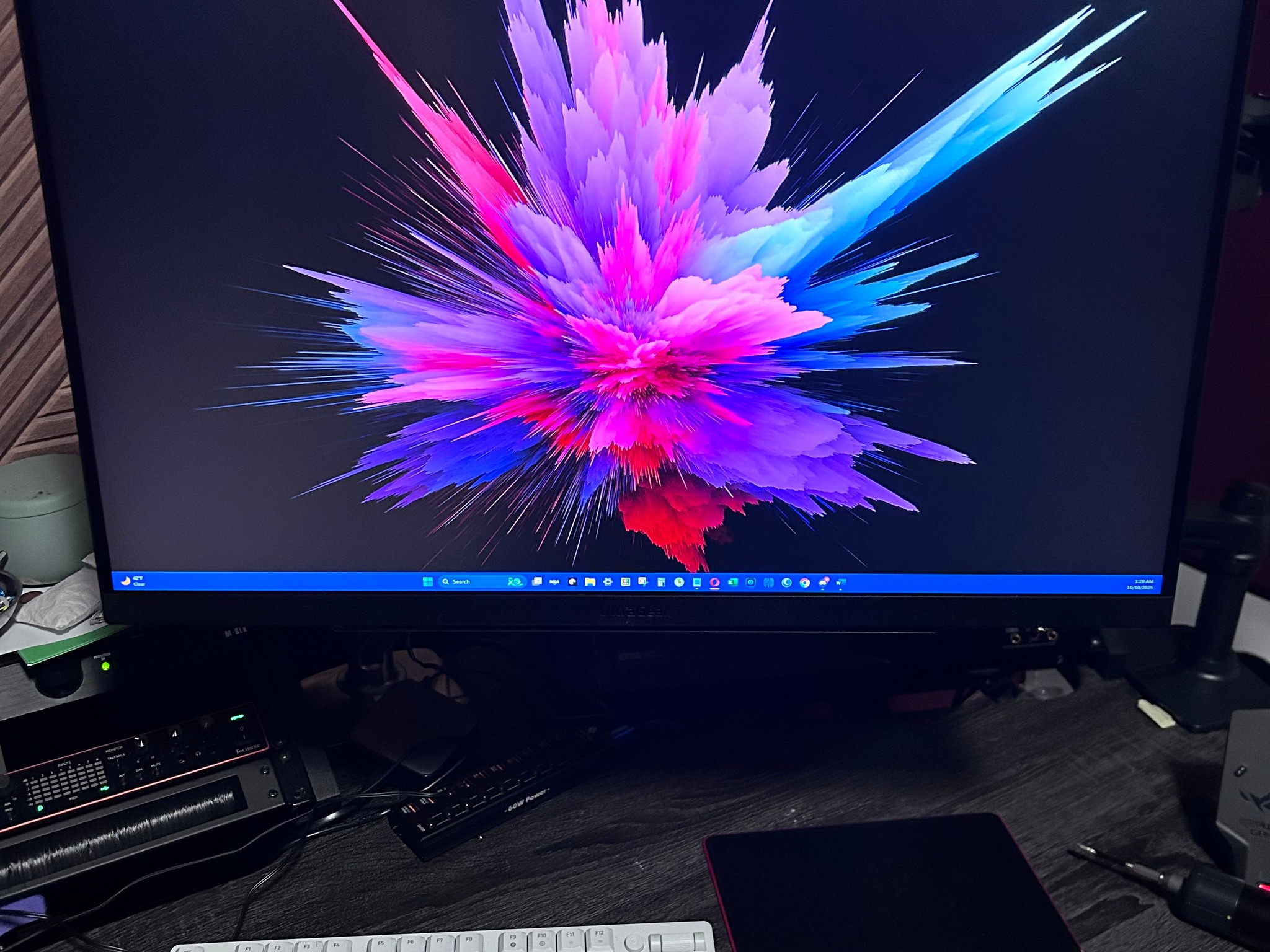 LG UltraGear 27" (1440P) (240Hz) Gaming Monitor (27GR83Q-B)