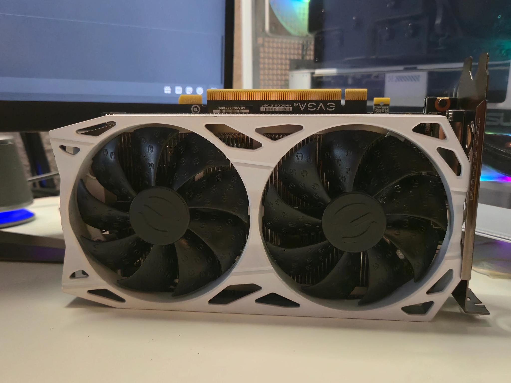 White GTX 1650 SUPER 4GB