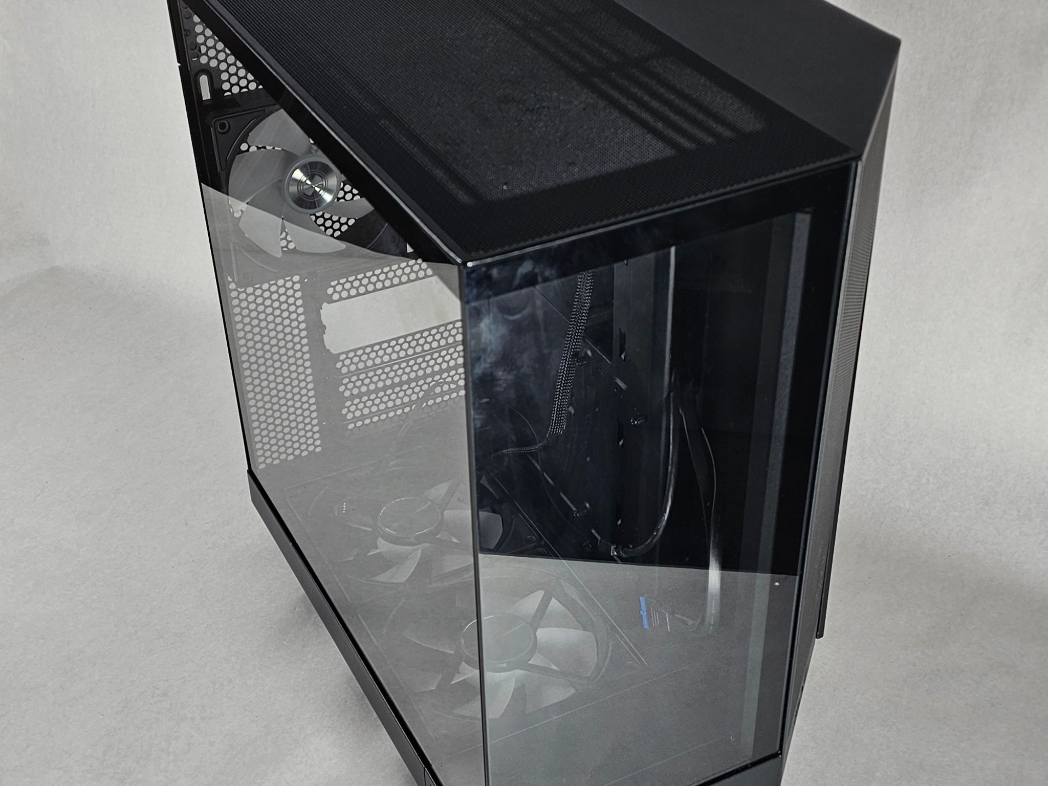 PC Case with Tempered Glass and 6 RGB Fans