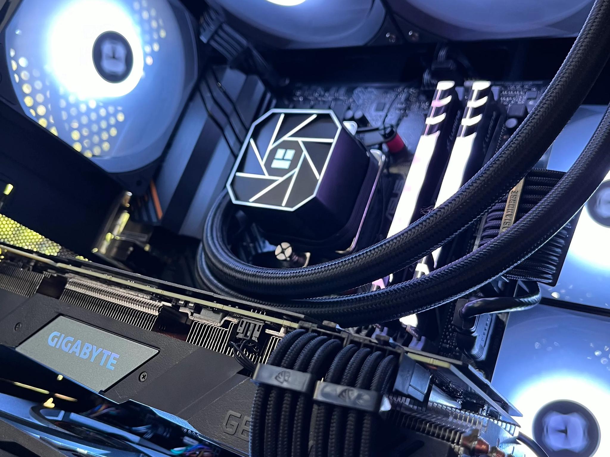 Clone 3 - Custom Gaming PC - RTX 2080ti / R5 5600G / 16GB DDR4 / 1TB Gen3 NVMe