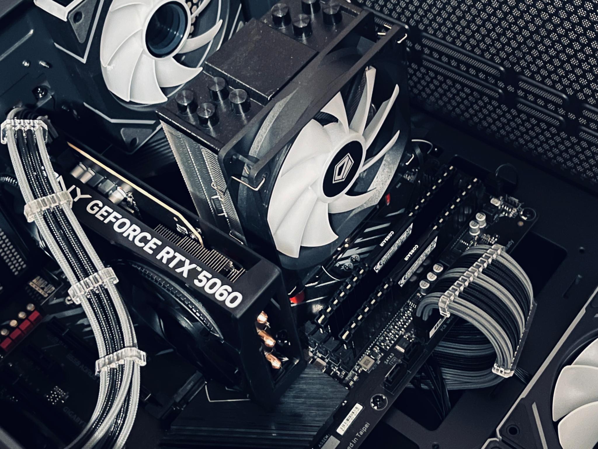 Pro Gaming PC |RTX 5060 // Ryzen 5600 // 32GB DDR4|