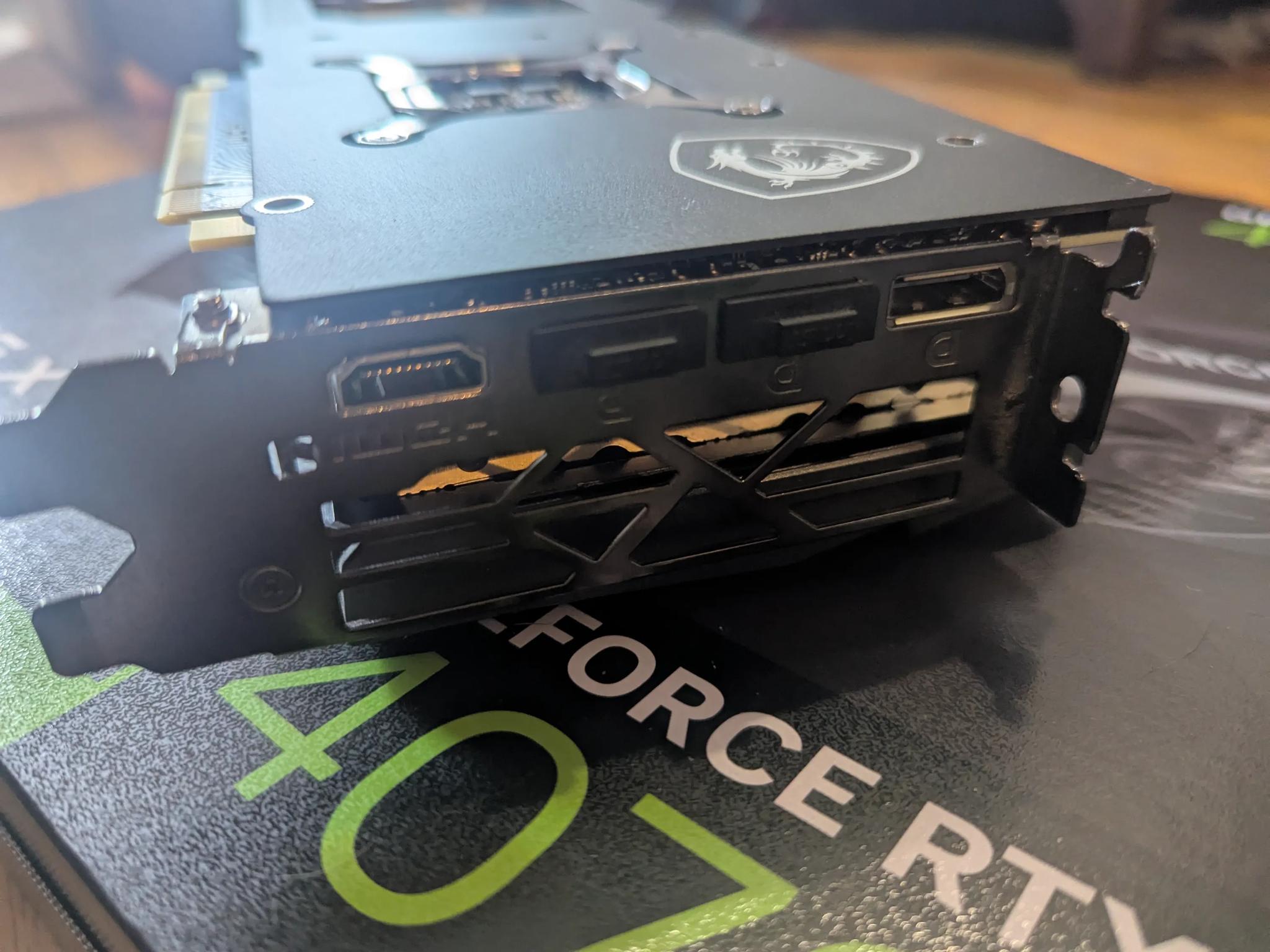 GeForce RTX™ 4070 Ti GAMING X SLIM 12G - LIKE NEW