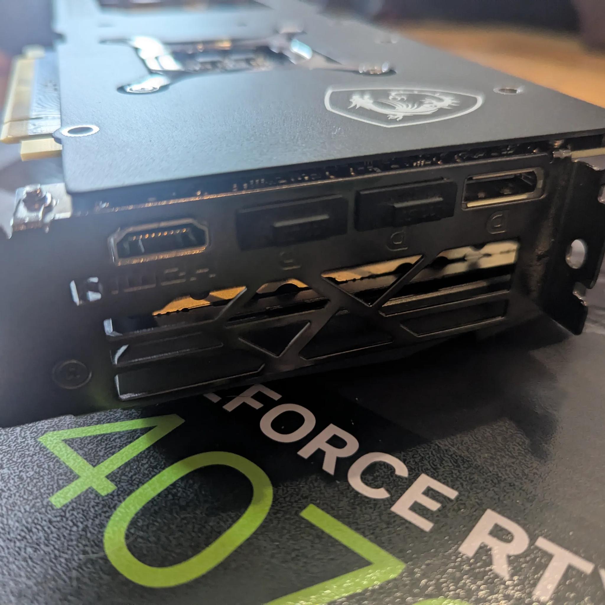 GeForce RTX™ 4070 Ti GAMING X SLIM 12G - LIKE NEW