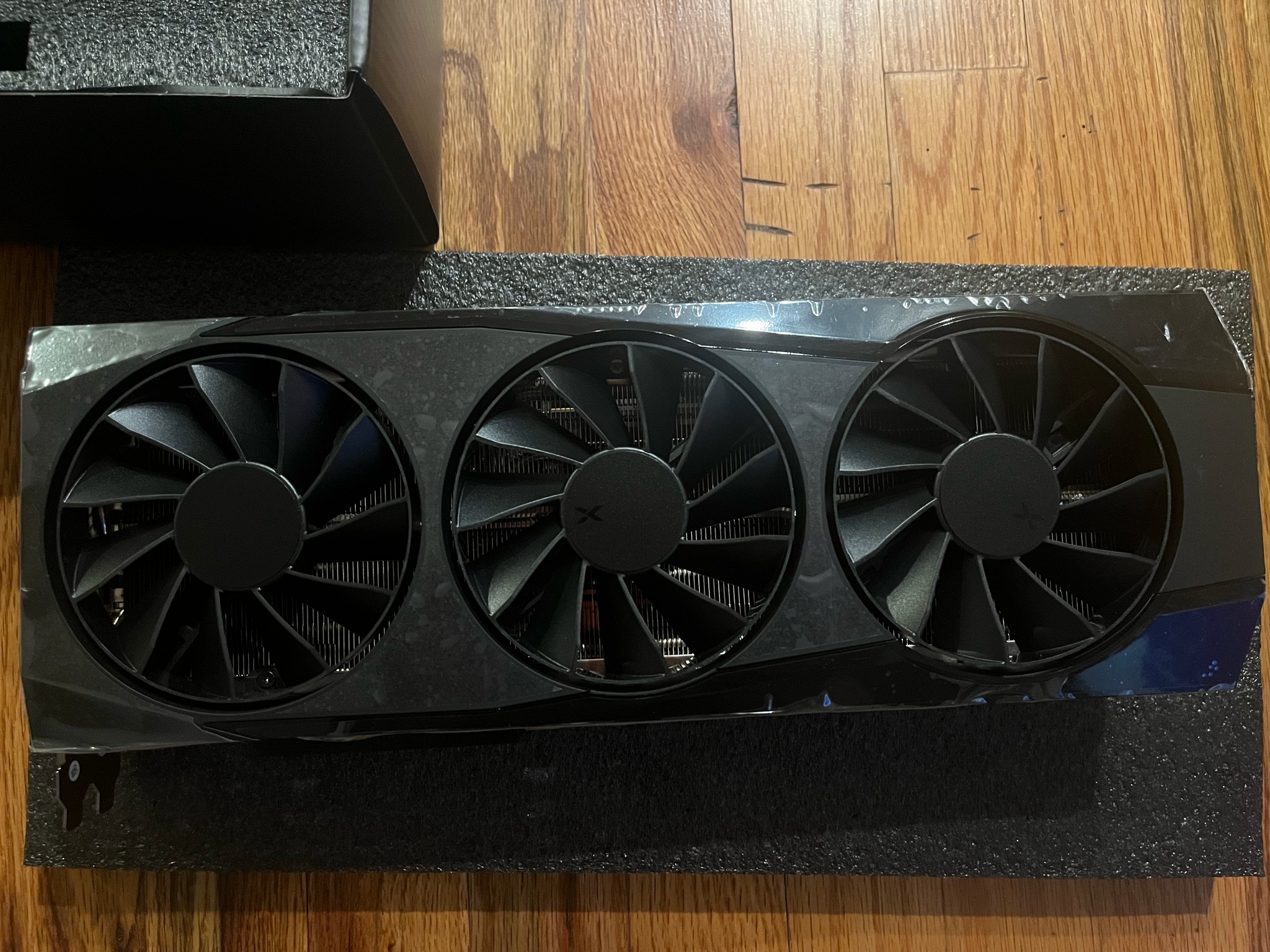 XFX Quicksilver AMD Radeon RX 9070XT