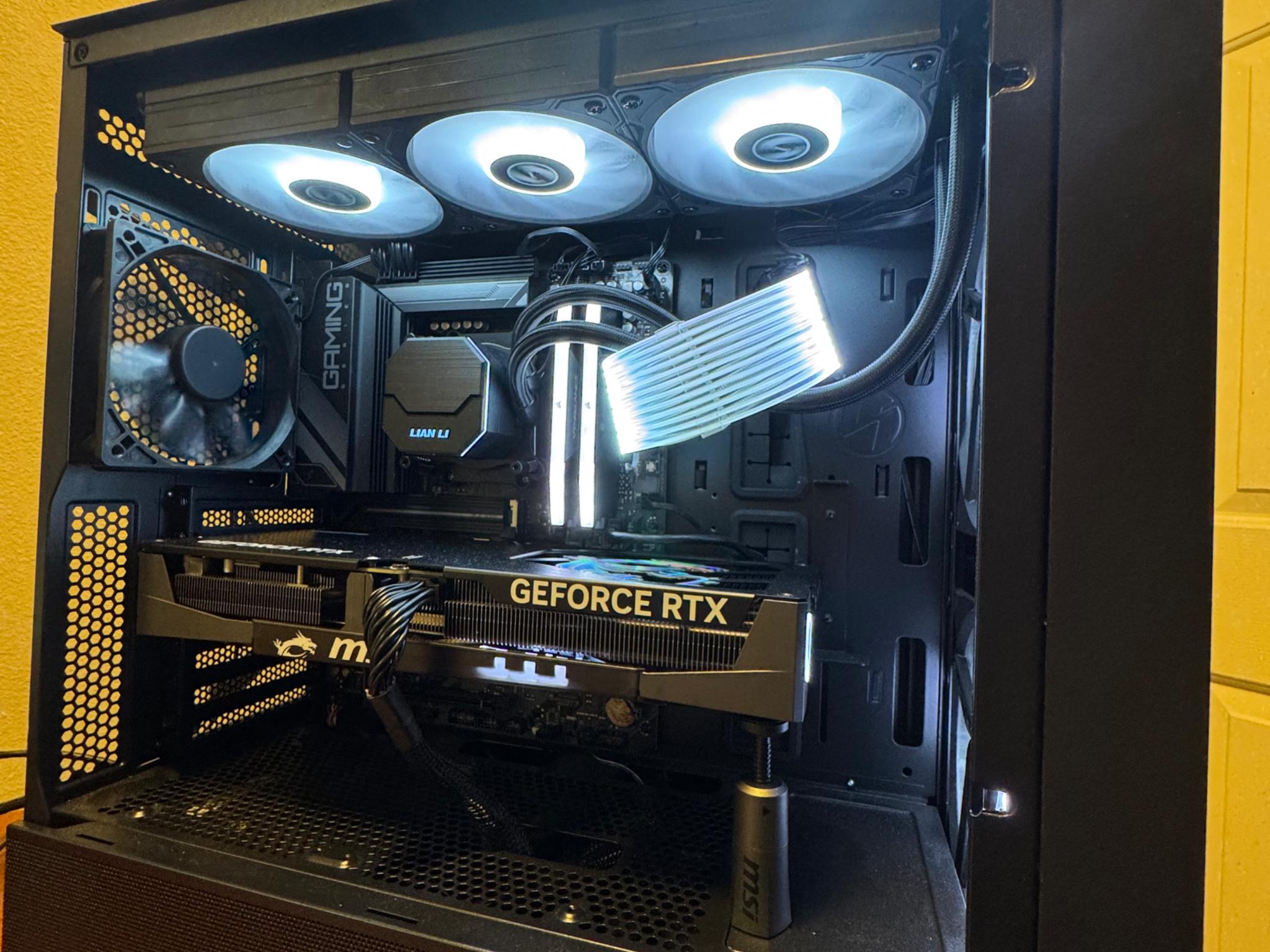 / RTX 5070TI / R7 9700X  /4K MONSTER / 32GB DDR5 / 2TB SSD
