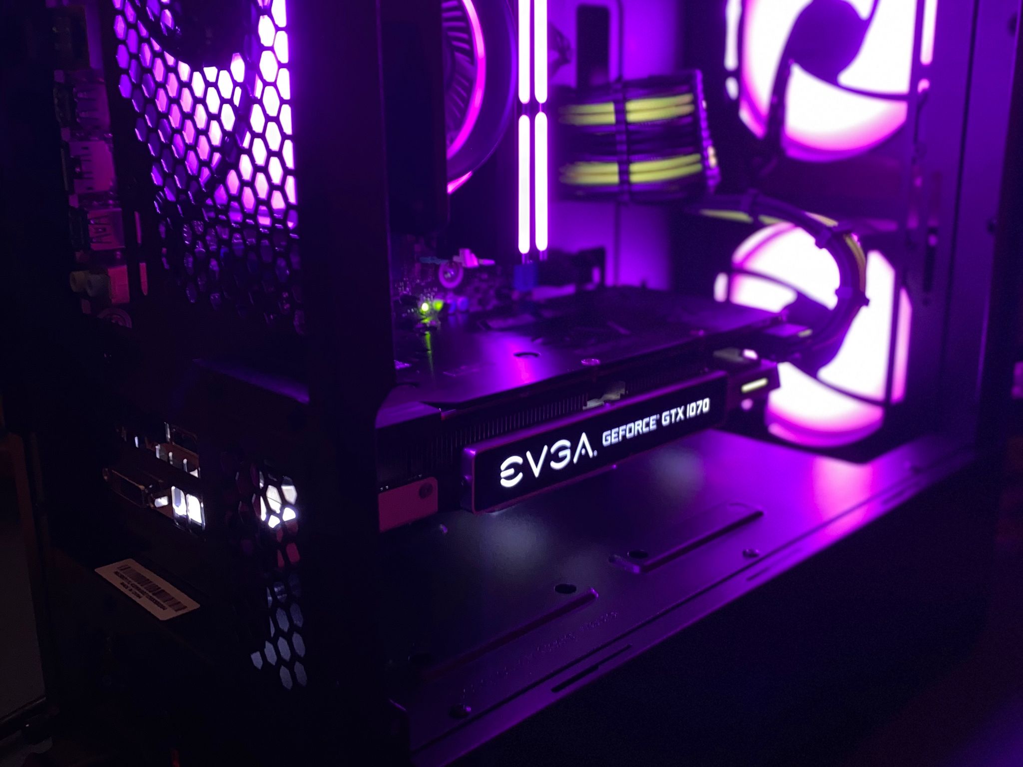 Dark Nitro 💥|I7-6700 |GTX 1070 8GB| 16GB DDR4 RAM| 1TB SSD| Windows 11 Pro
