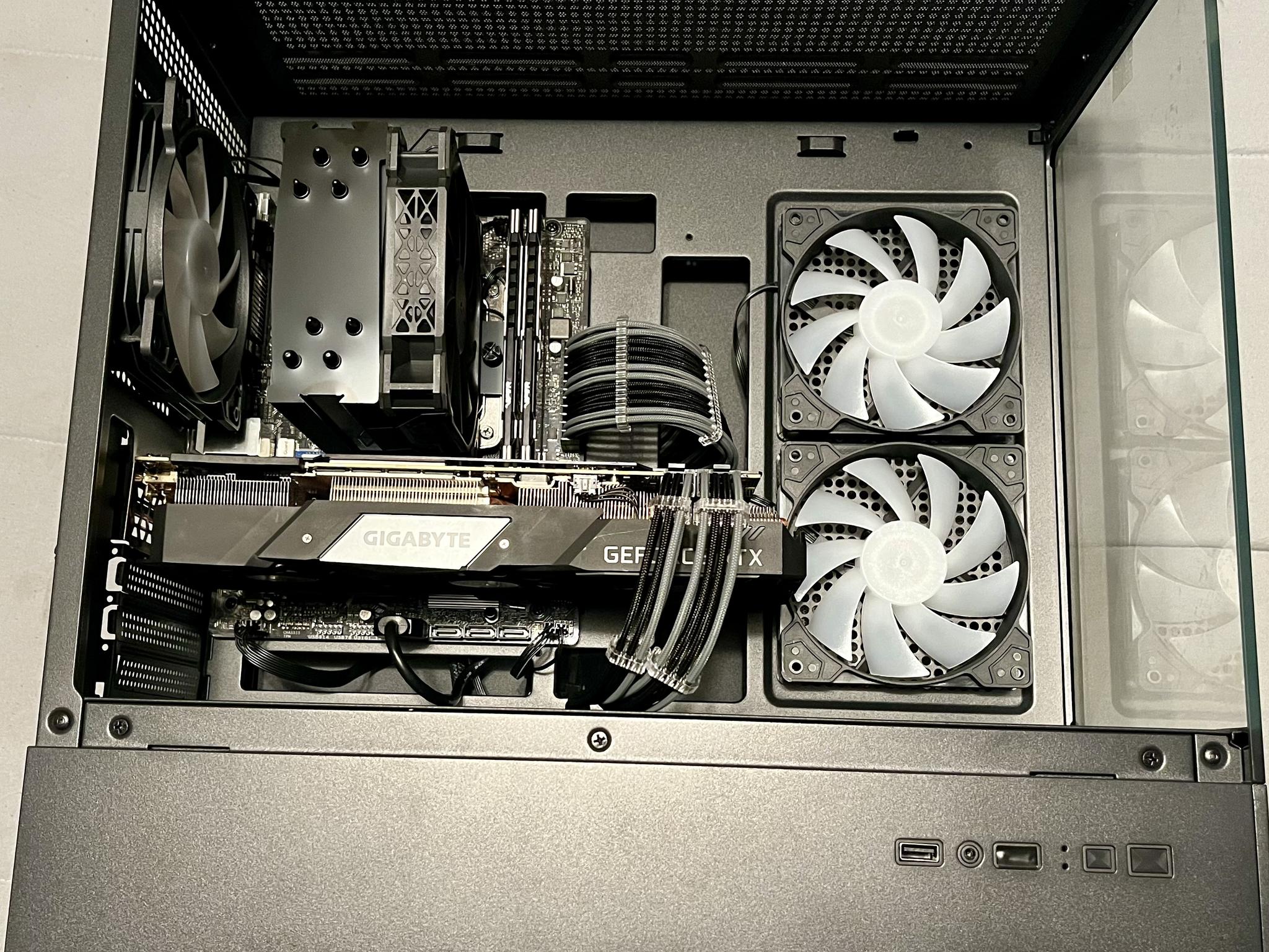 Mid Range Gaming PC |RTX 2080 // i7 9700K // 1TB NVME SSD|