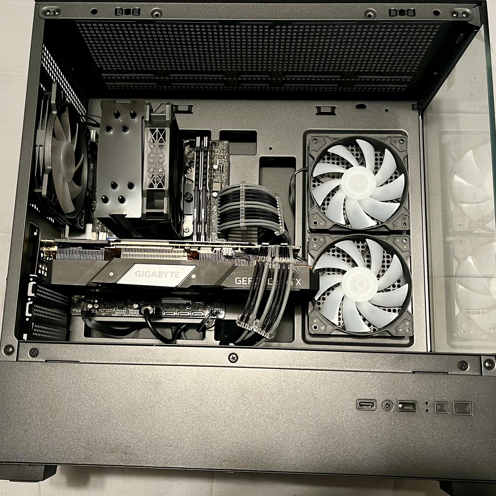 Mid Range Gaming PC |RTX 2080 // i7 9700K // 1TB NVME SSD|