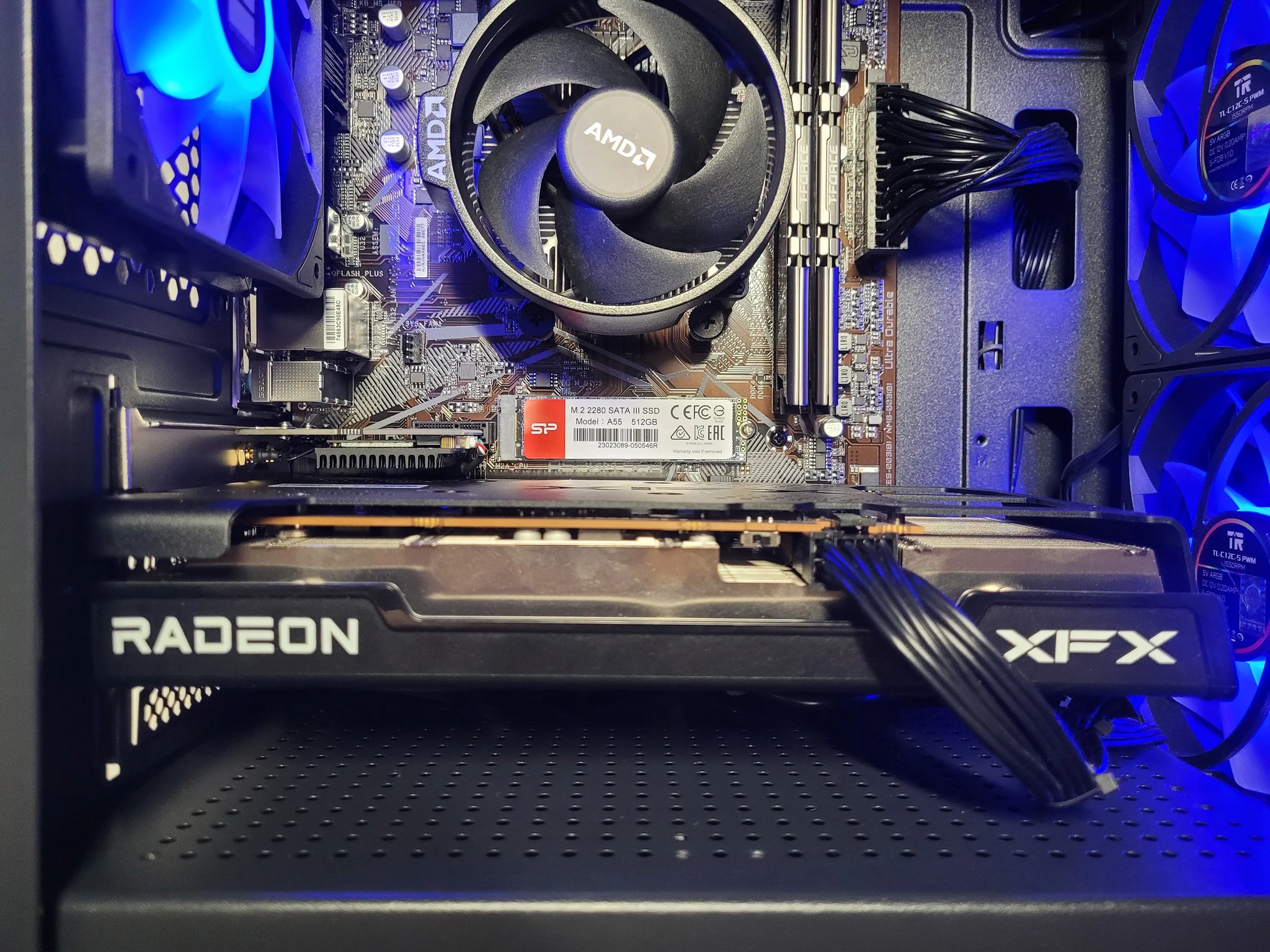 RGB Gaming PC // RX 6600 // 16GB 3000mhz // Ryzen 3100 (i7-7700) // 512GB SSD //