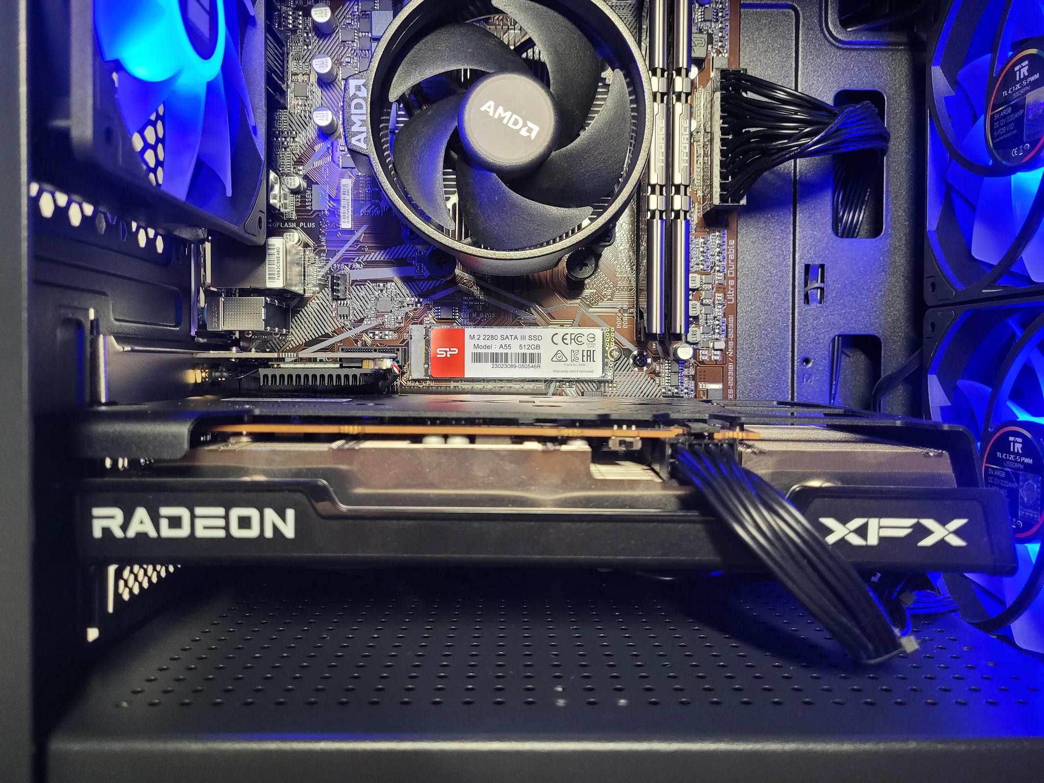 RGB Gaming PC // RX 6600 // 16GB 3000mhz // Ryzen 3100 (i7-7700) // 512GB SSD //