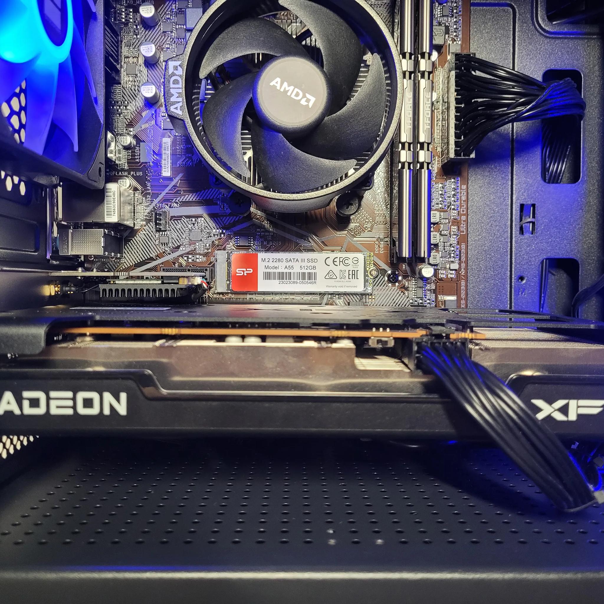 RGB Gaming PC // RX 6600 // 16GB 3000mhz // Ryzen 3100 (i7-7700) // 512GB SSD //