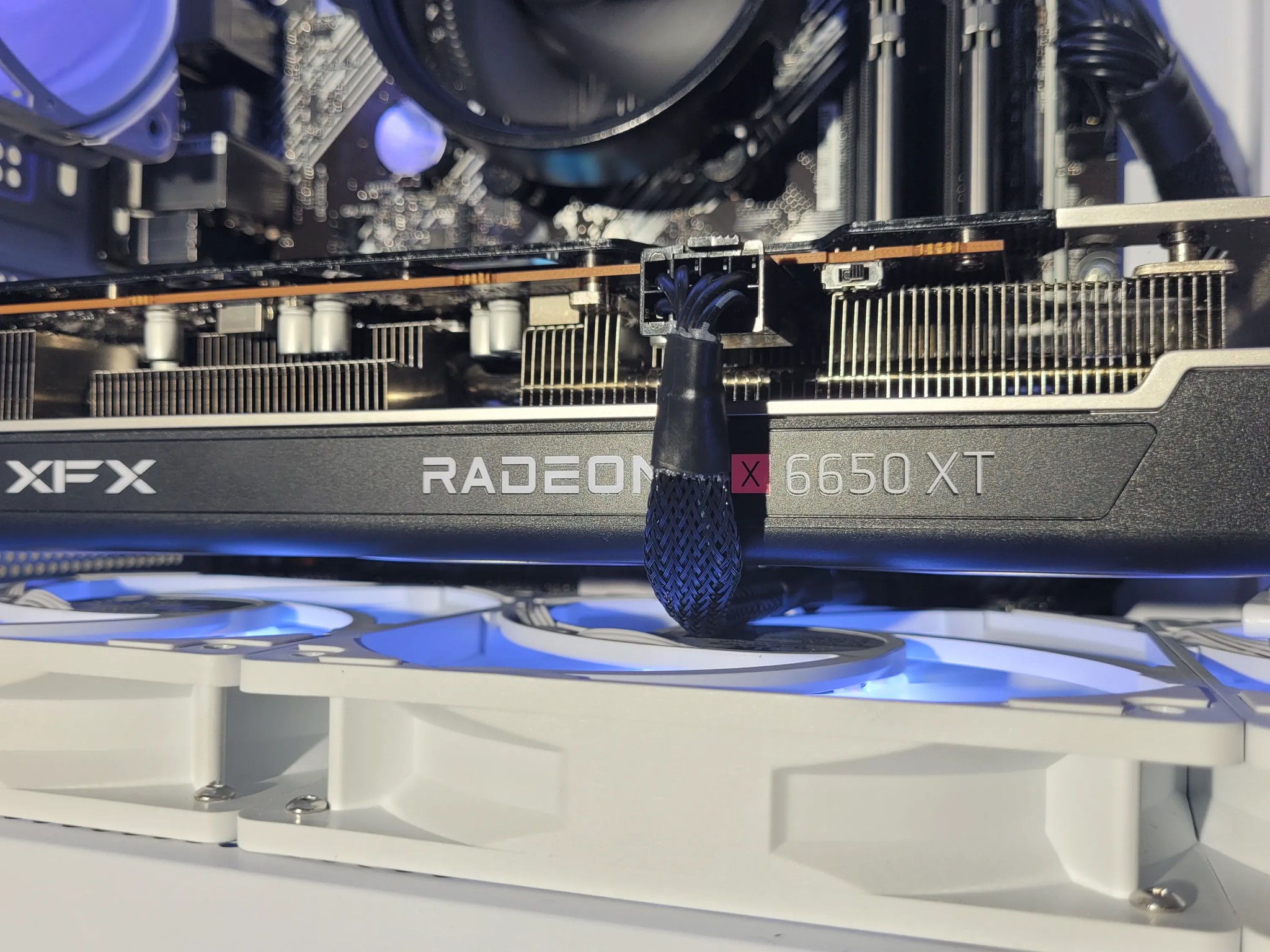 ⚪🕊️Best Value Gaming PC | RGB Gaming PC | Ryzen 5 5600x | RX 6650 XT | White Hawk |