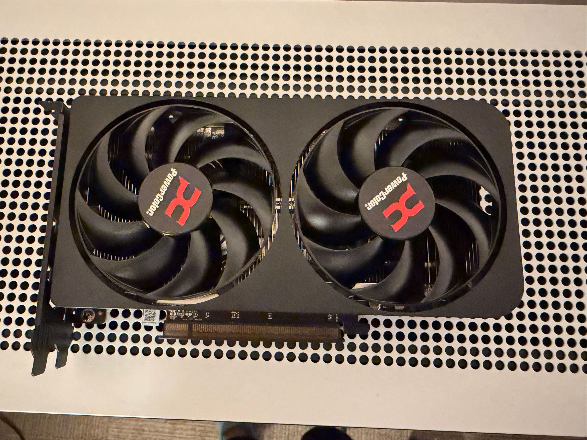 AMD Radeon Power Color 9060XT 16GB