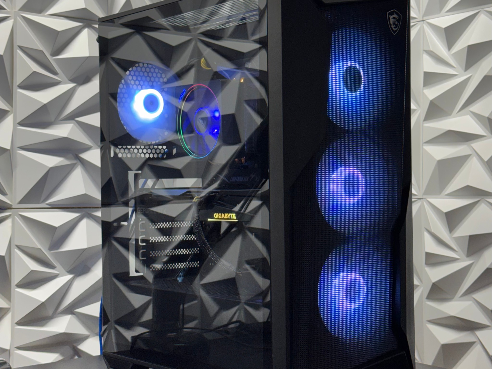 RTX 3060 / Ryzen 7 3800x / 16GB Ram / 512GB SSD / X570 Chipset / upgradable / gaming pc