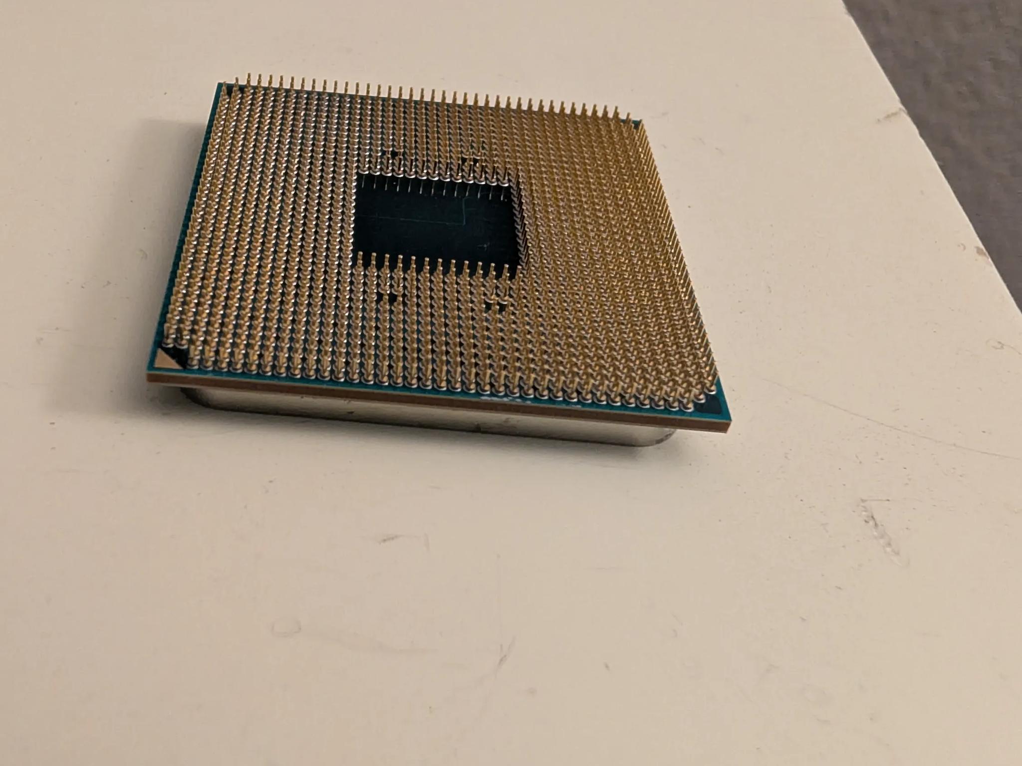 BROKEN - Ryzen 5 5600G - No broken, missing, or bent pins