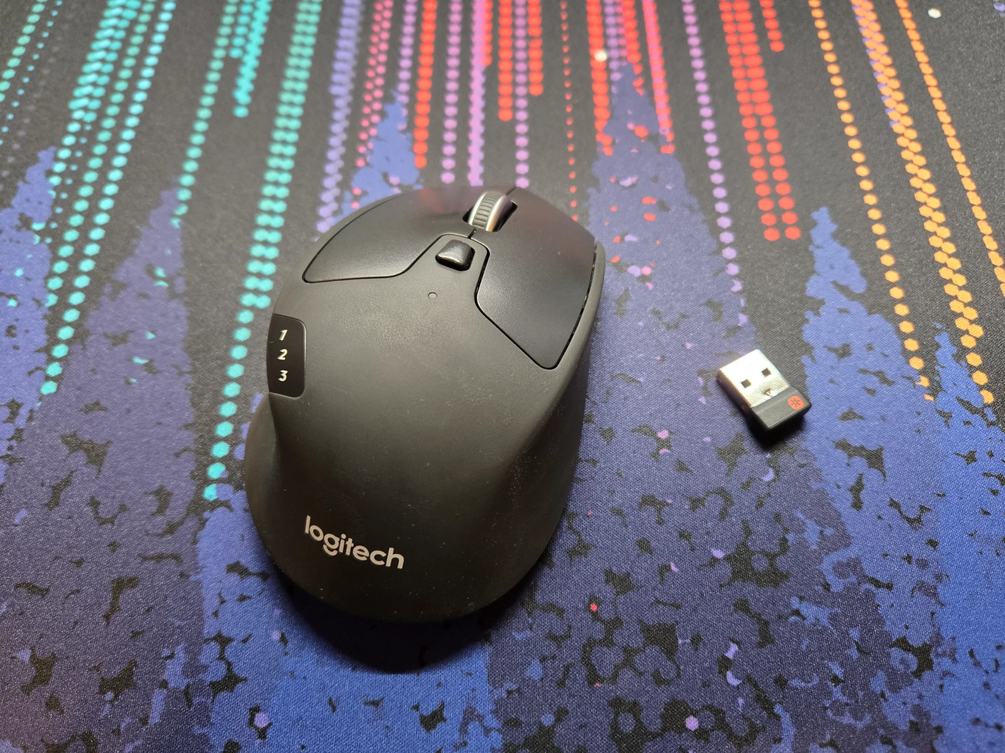 Logitech M720 Triathlon Mouse (+Mouse Pad)