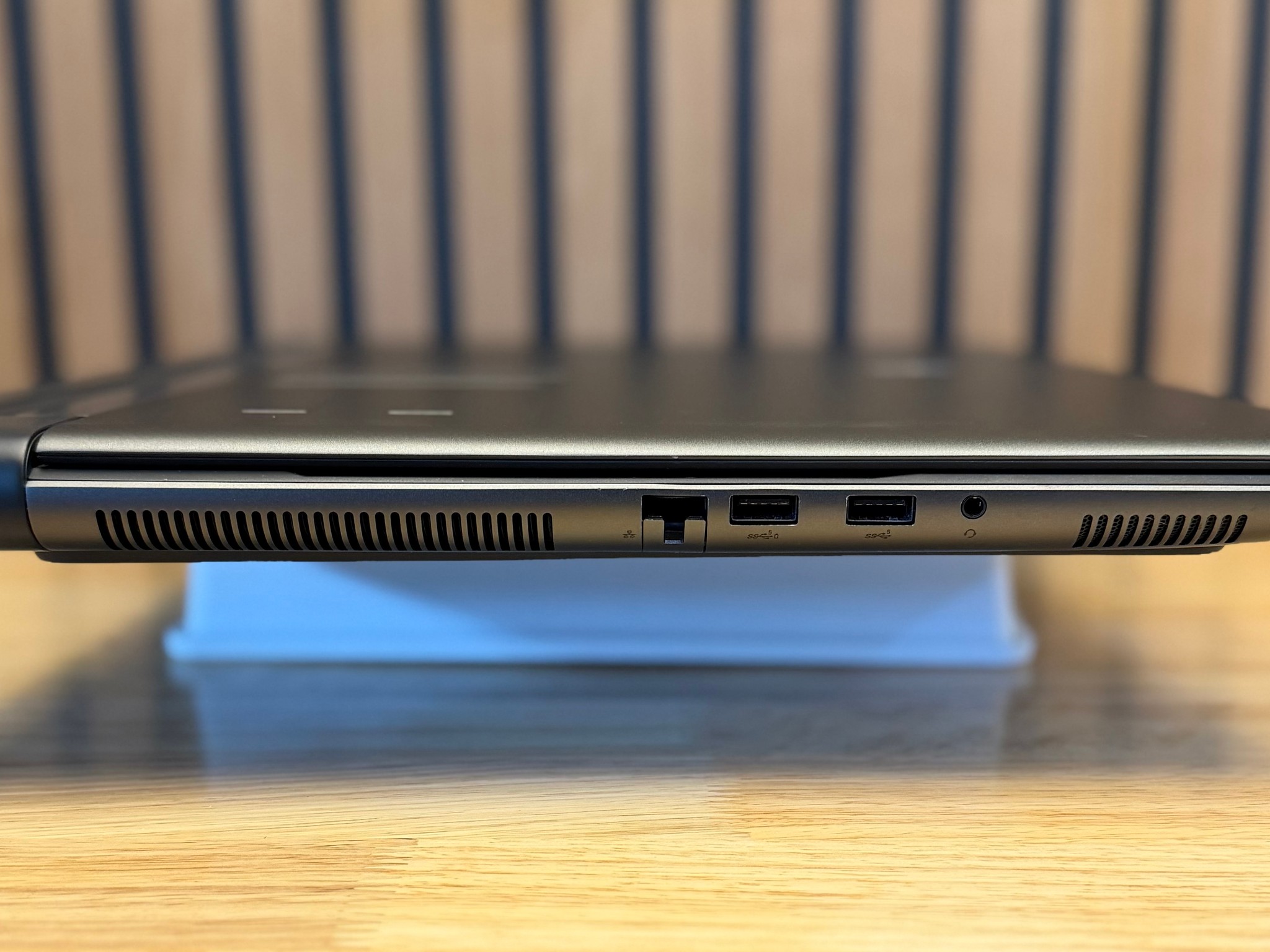 Alienware m18 R1 AMD Gaming Laptop – Ryzen 7 7745HX / RTX 4060 / 32GB RAM / 1TB NVMe