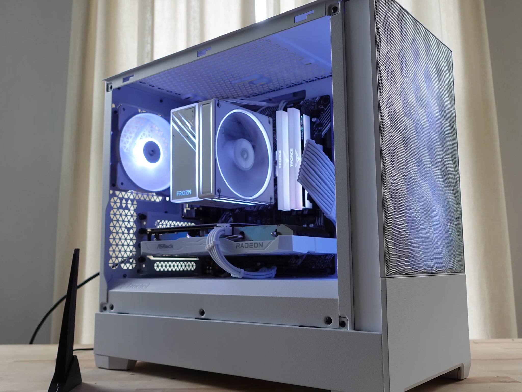 Entry-Level Midrange Gaming PC with AMD Ryzen 5 5600 Radeon RX 6600 1 TB NVMe Windows 11 Home