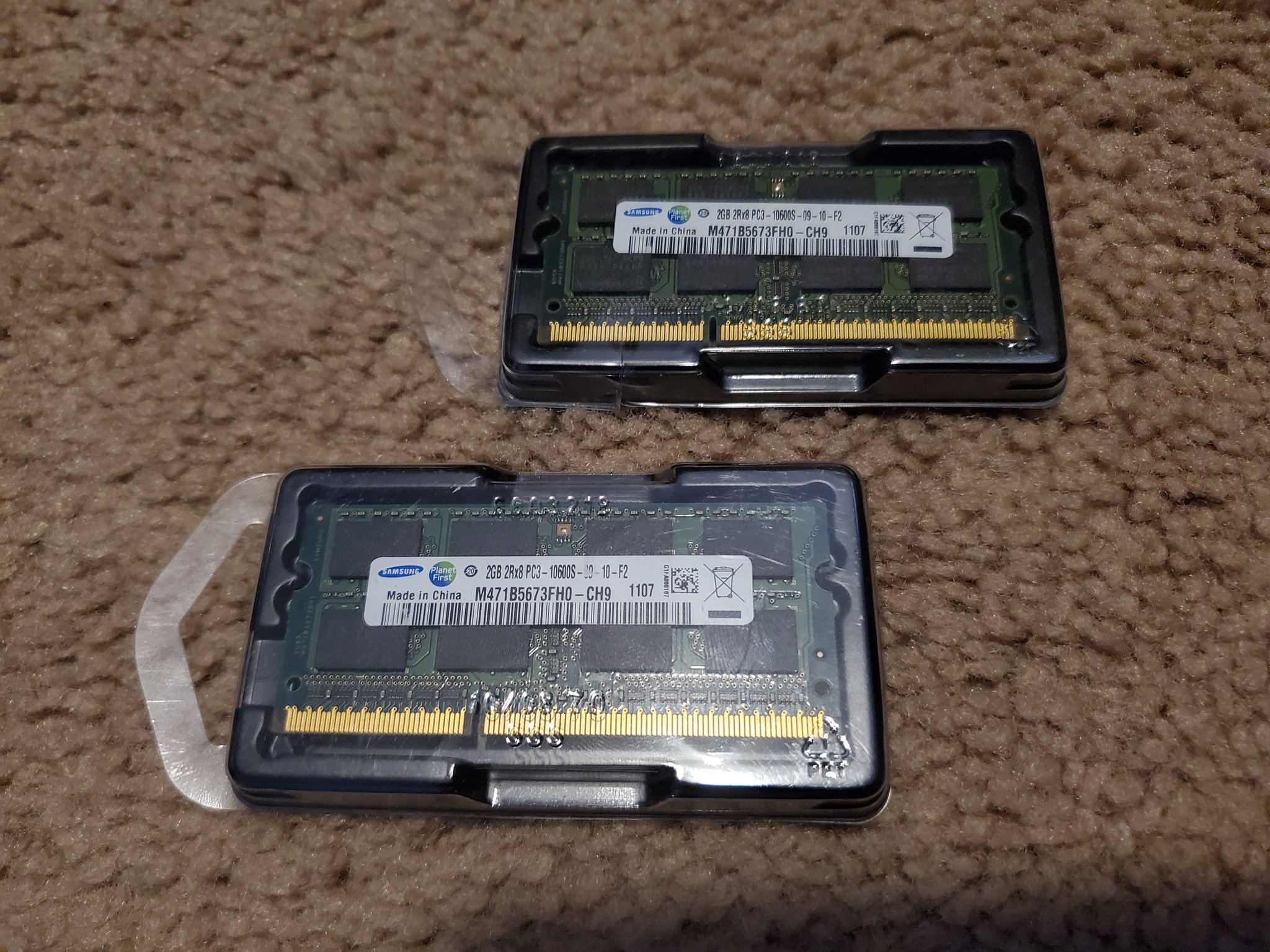 Samsung 4GB (2x2GB) DDR3-1333 SODIMM Kit (M471B5673FH0-CH9)