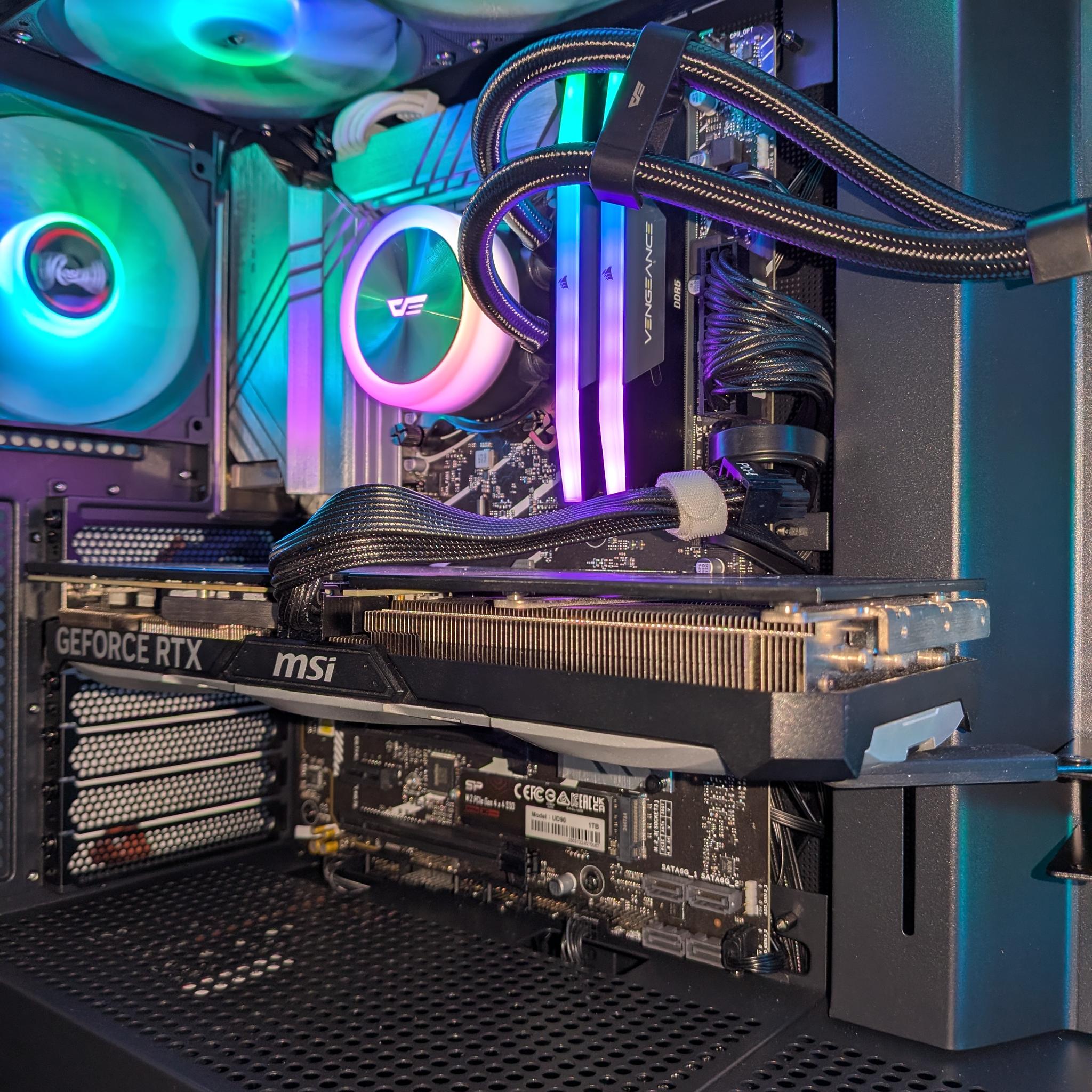 14600K | RTX 4070 12GB | 32GB | 1TB | 650W