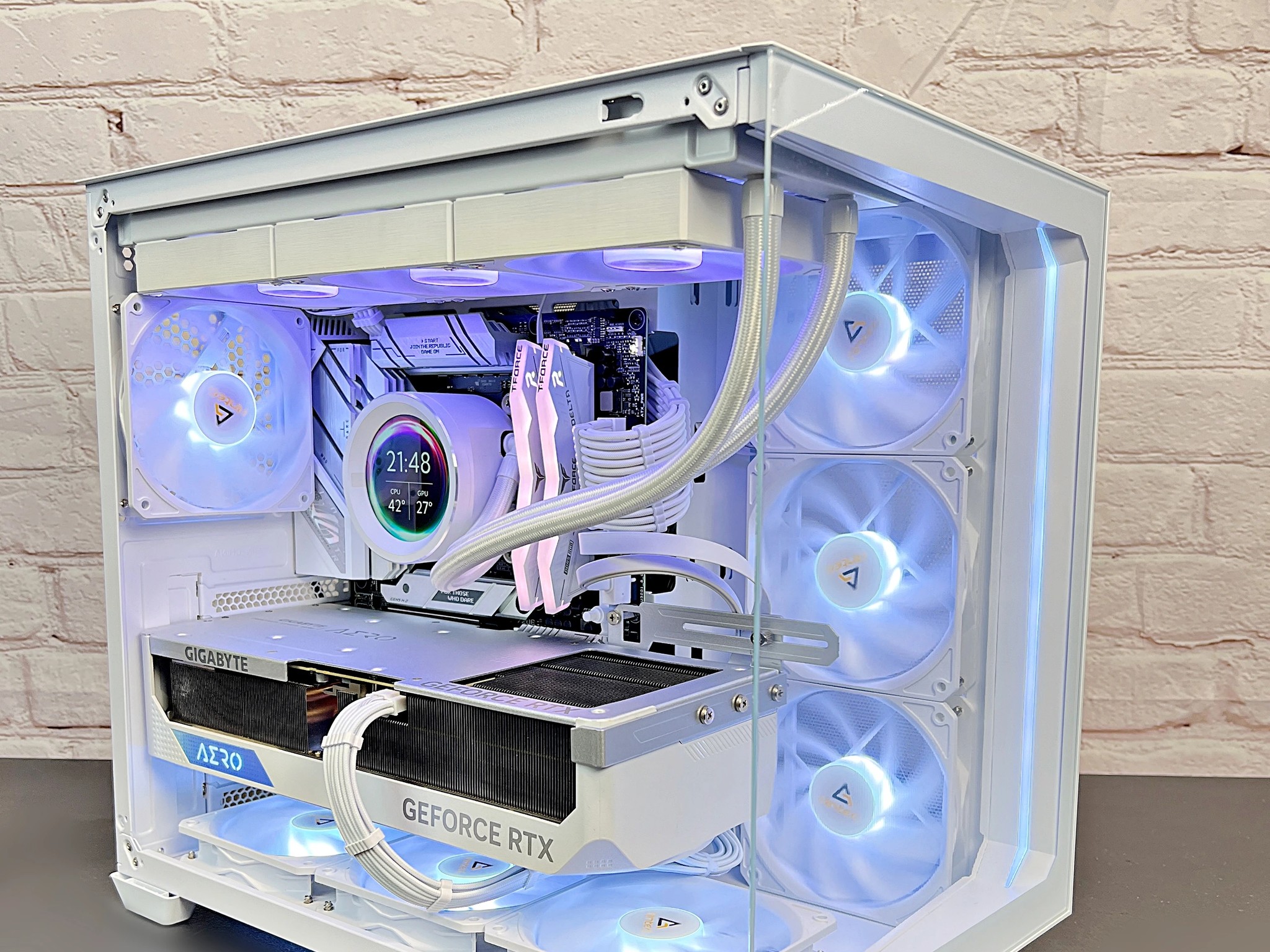 RTX 4080 Aero OC Ryzen 7 7800X3D 32GB DDR5 RAM 4TB M.2 Gaming PC 🤯