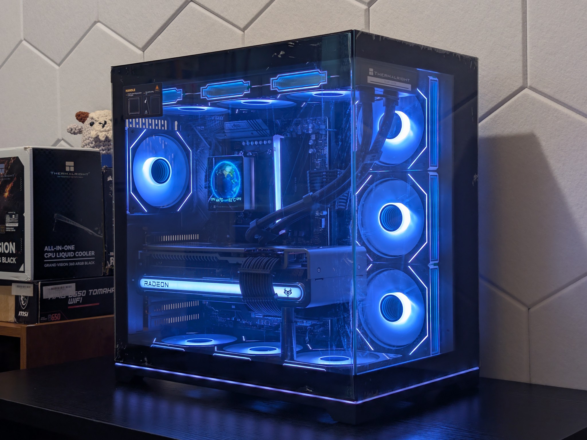 ♠️🔥4K Gaming Beast | RX 7900XTX | Ryzen 9 9900X | 2TB SSD | 32GB RAM | WiFi 6 & Bluetooth🔥♠️