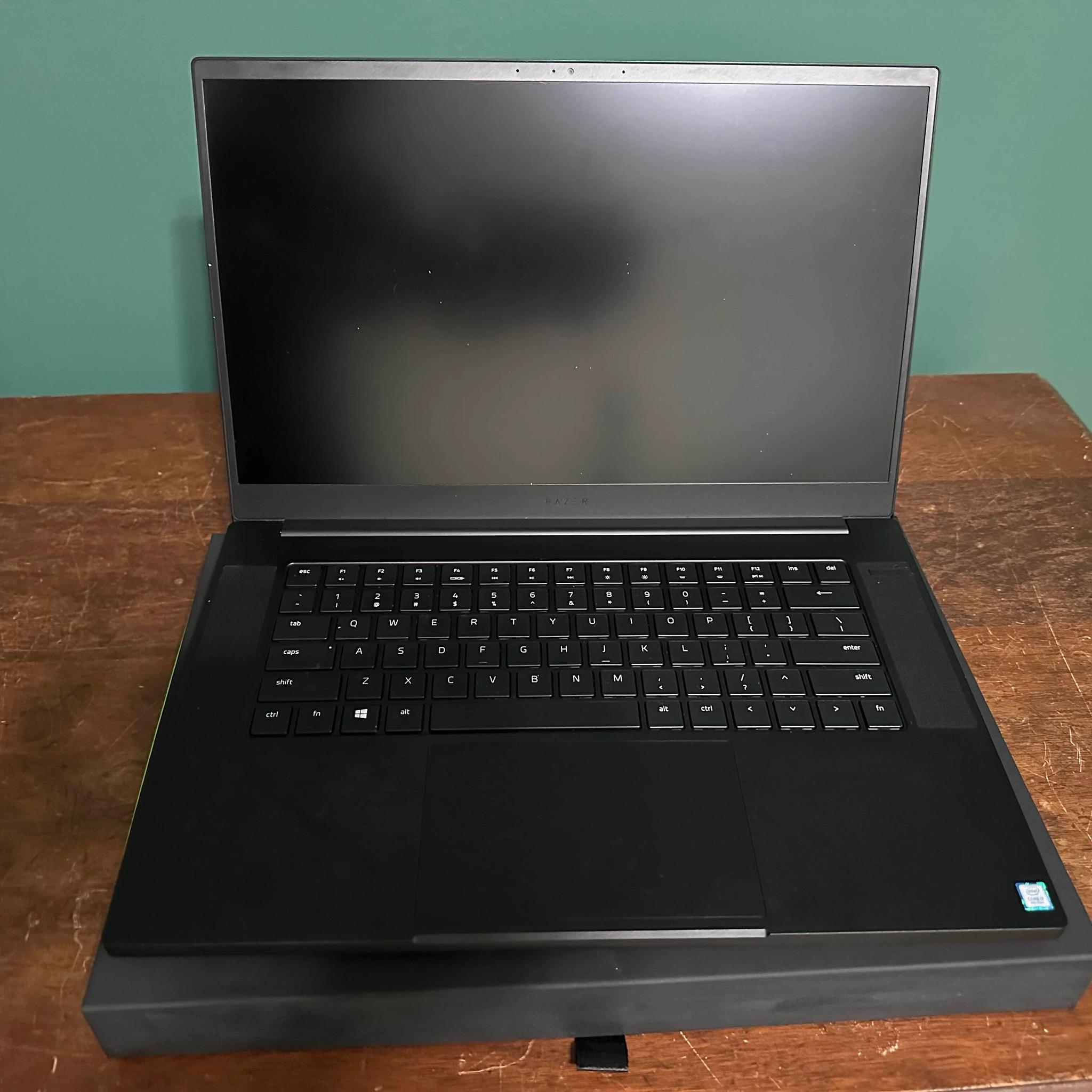 Razer 15" Gaming Laptop | Intel i7-9750H, 16GB RAM, GTX 1660Ti, 1TB Storage