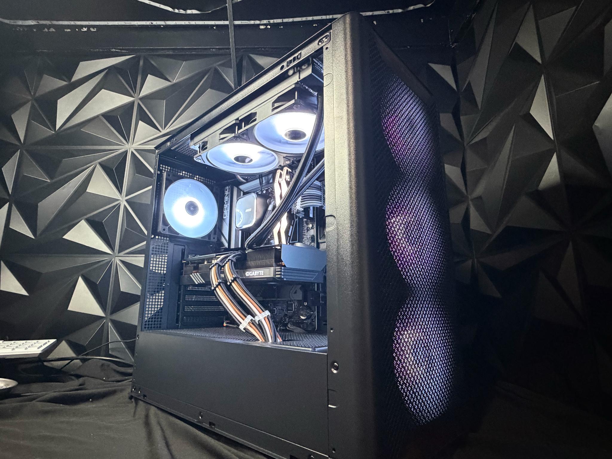 🌑🌲 MIDNIGHT WOOD 76 🌲🌑Ryzen 5 7600X| RX 7600XT 16 GB | 16 GB DDR5| 1.5 TB NVMe| 650W PSU