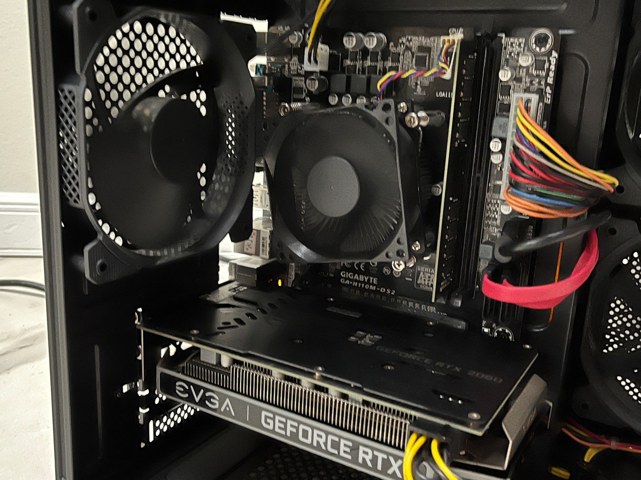 NVIDIA RTX 2060, Intel i5-7500, 16GB RAM, 870 GB Storage, Gaming PC w/ Wi-Fi & Bluetooth