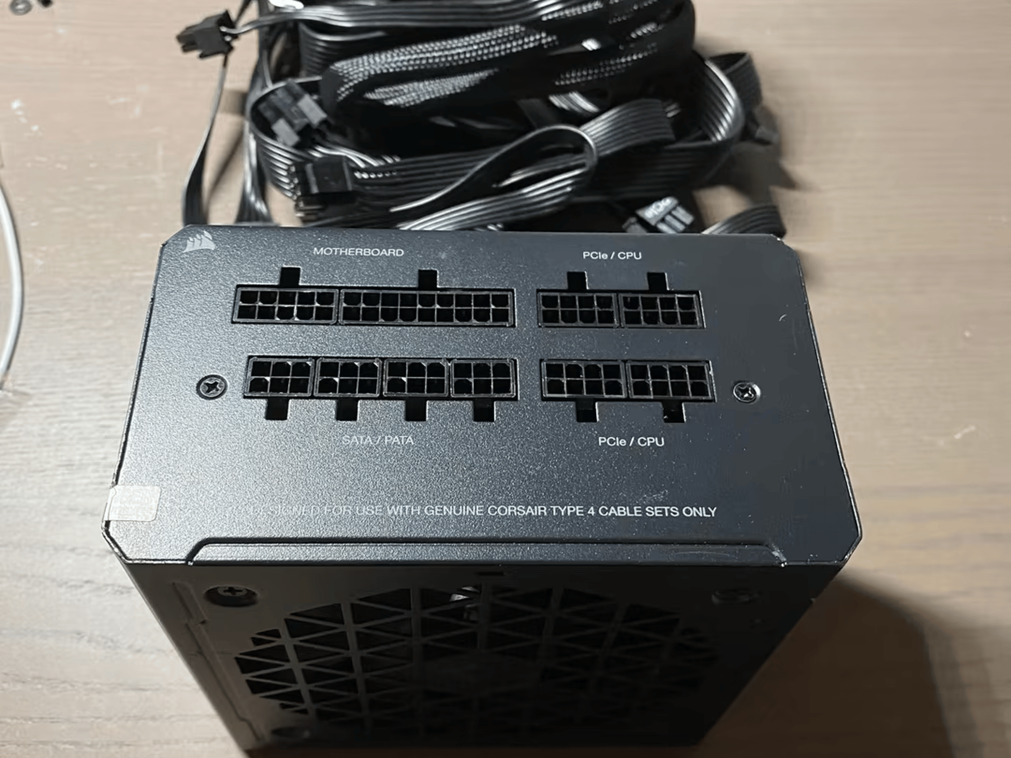 CORSAIR CS750 80+GOLD FULLY MODULAR POWER SUPPLY