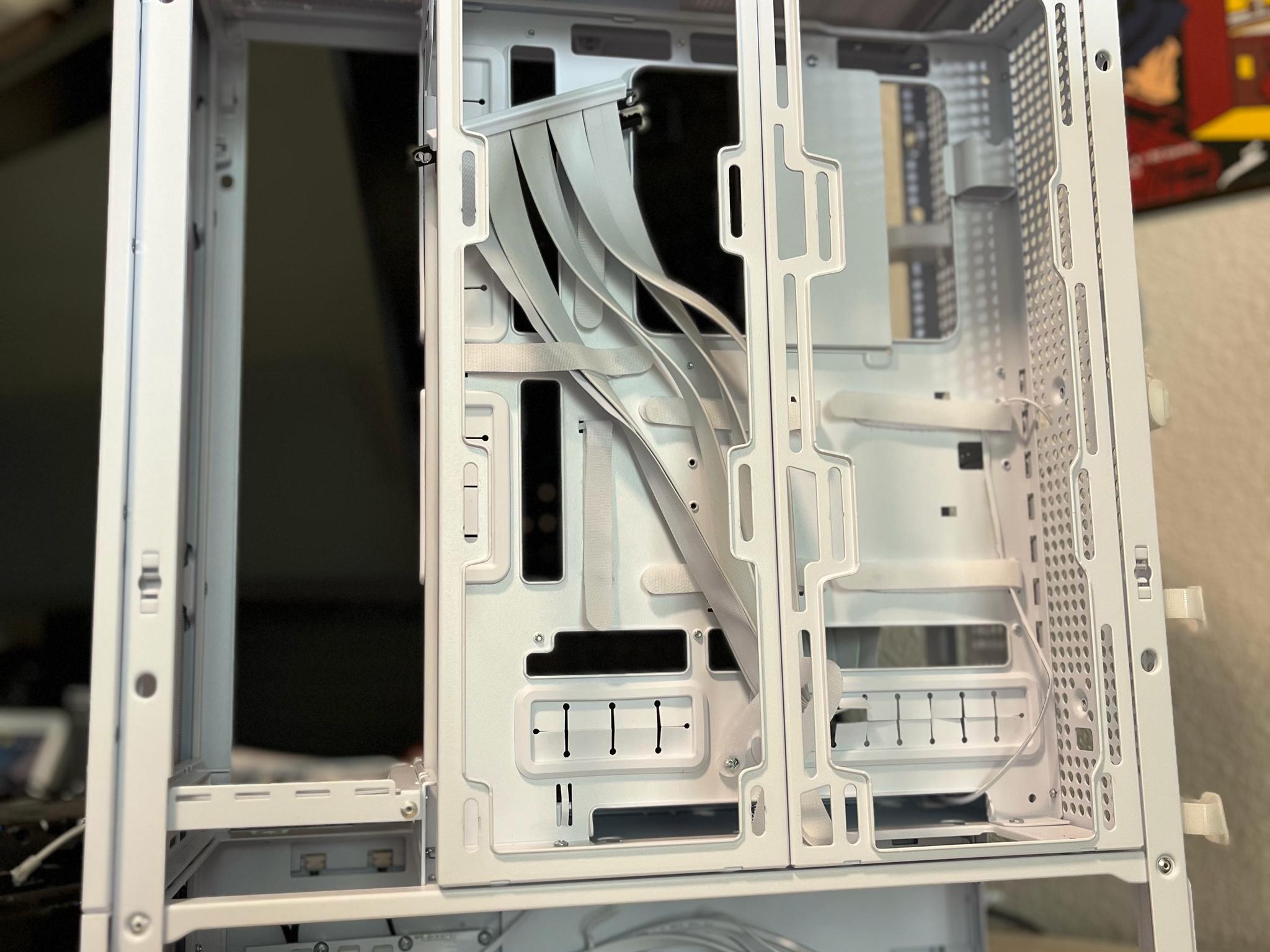 **SALE** Lian Li SUP-01 WHITE ATX/Micro-ATX/ITX