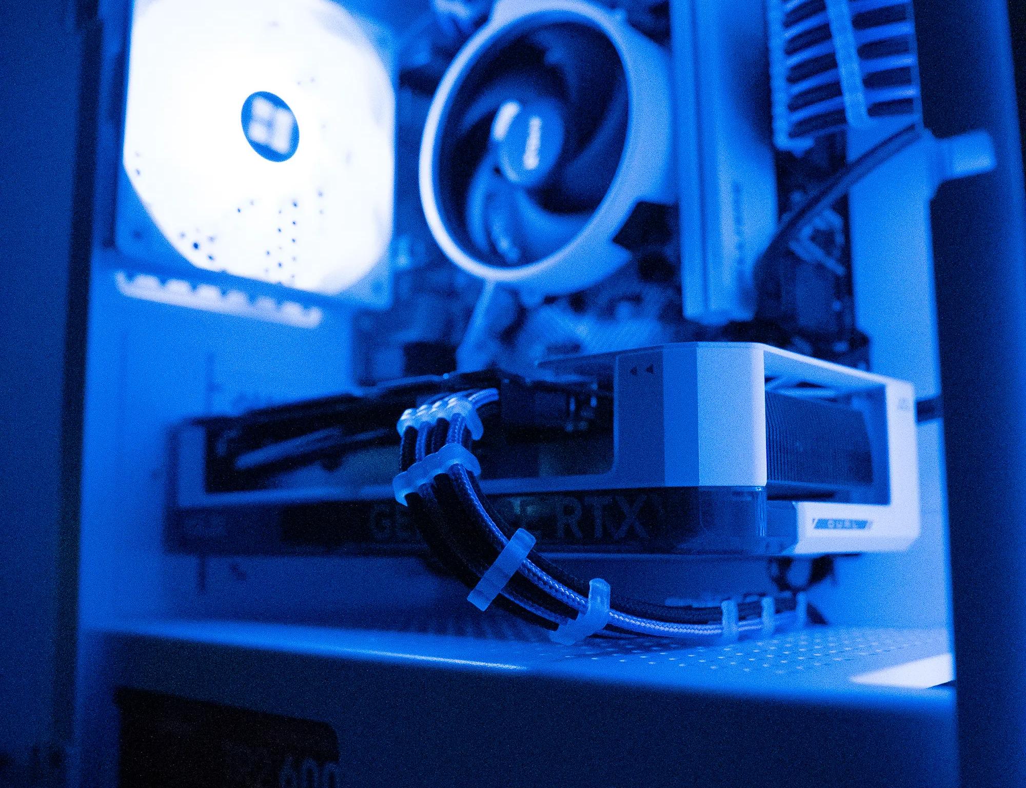 ❄️🌨 | ASUS RTX 4060 | RYZEN 5 5500 | 16GB DDR4 RAM | 1TB | Arctic Freeze 4.0