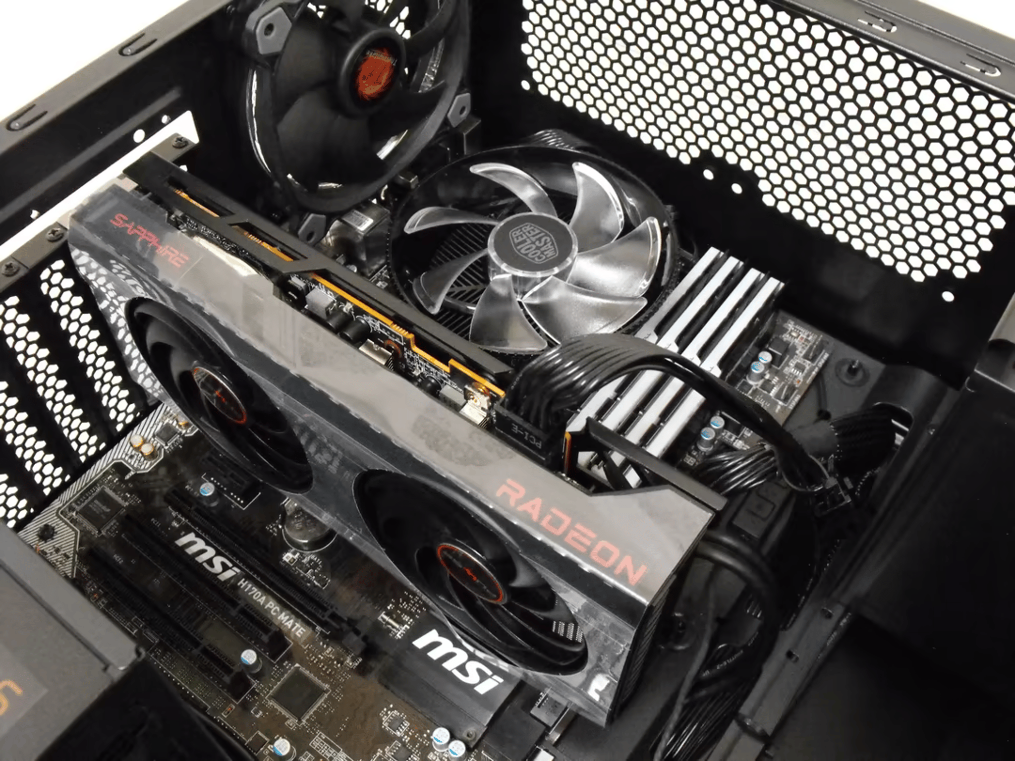 PC on sale! Intel i5 6500, Sapphire RX 6600XT, 32GB DDR4-3200, 500GB