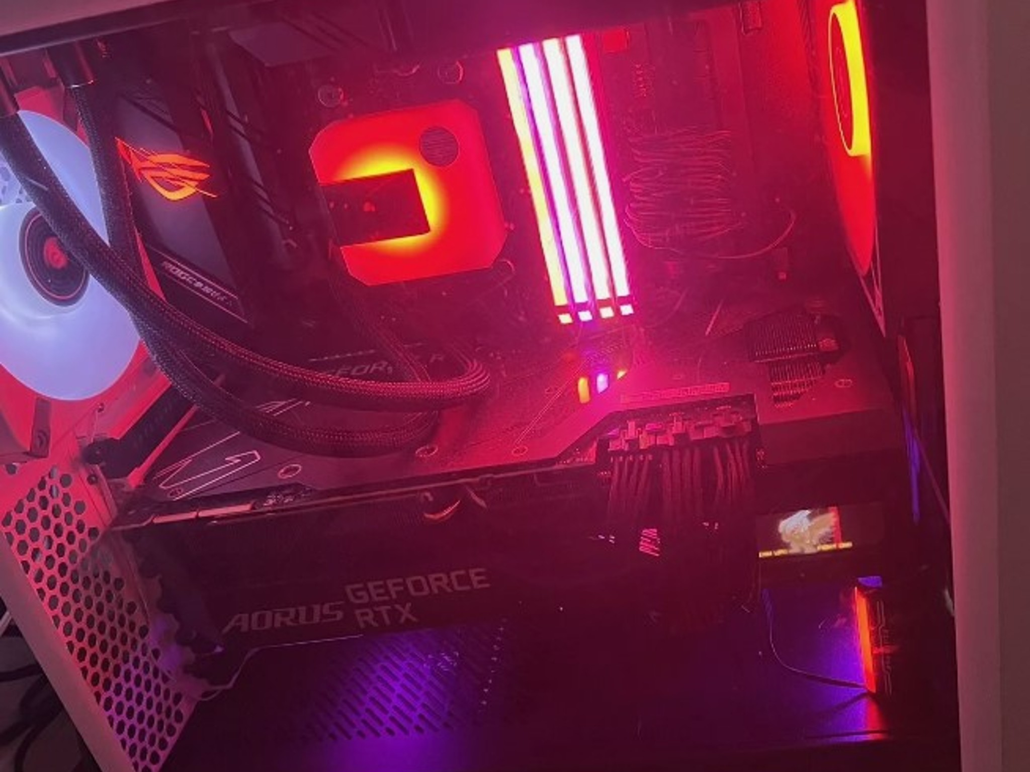 USED GIGABYTE AORUS GEFORCE RTX 3090 XTREME 24GB