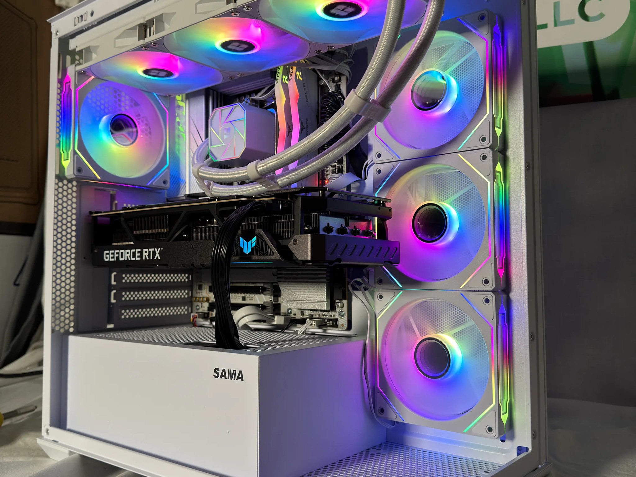 RTX 4090 Gaming PC with Ryzen 9 7950X3D