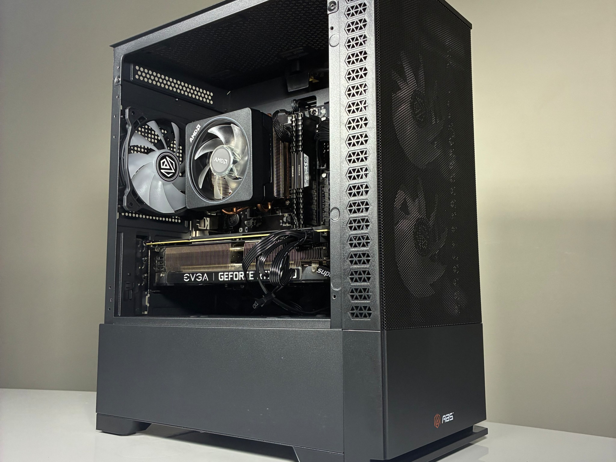 RTX 2070 Super | Ryzen 5 3600 | 16 GB RAM | 512 GB SSD | Gaming PC