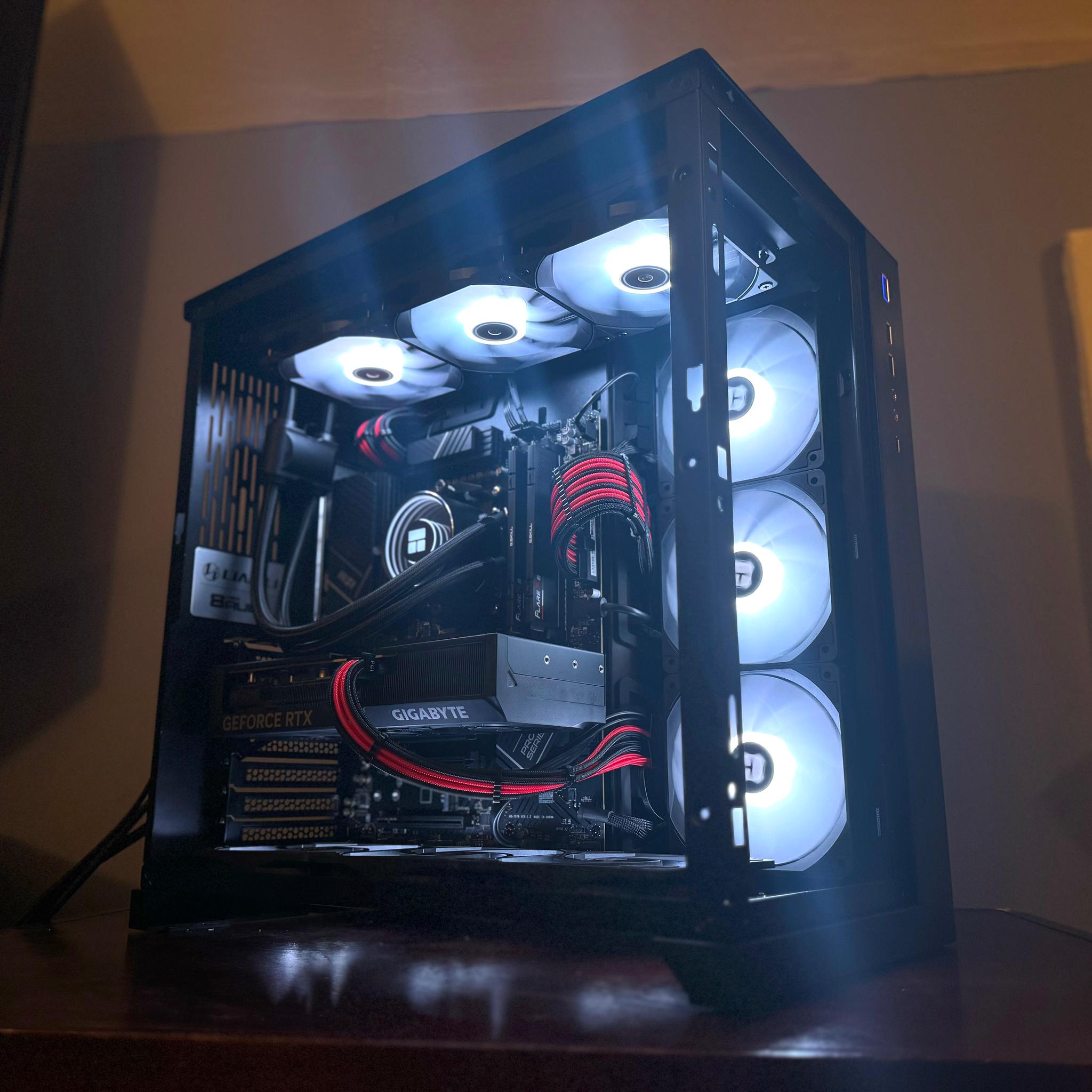 ⬛️Black Box⬛️ RTX 4070 | Ryzen 7 7700X | 32GB DDR5 | 1TB SSD