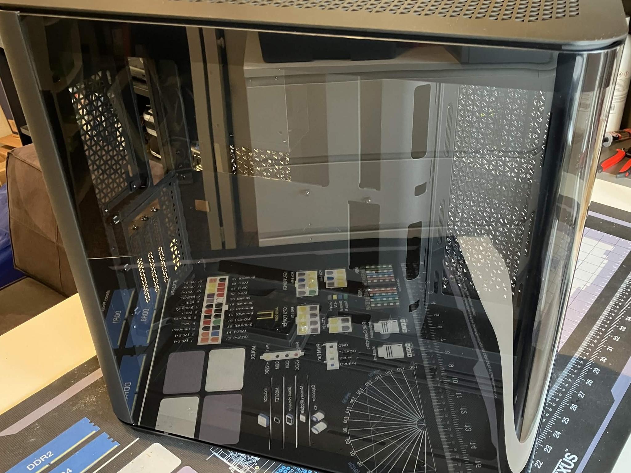 MSI MEG MAESTRO 700L PZ - Limited Edition Case #600