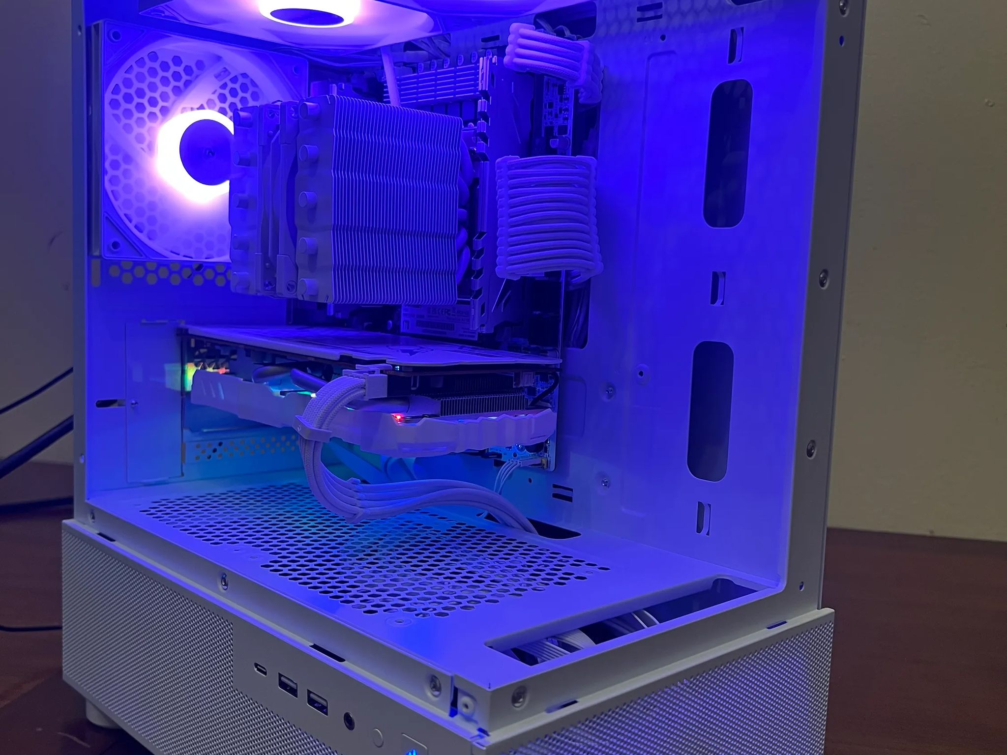 Intel 10 Core White Gaming PC RX 580 1tb NVME SSD 32GB RAM WIFi WINDOWS 10 Pro
